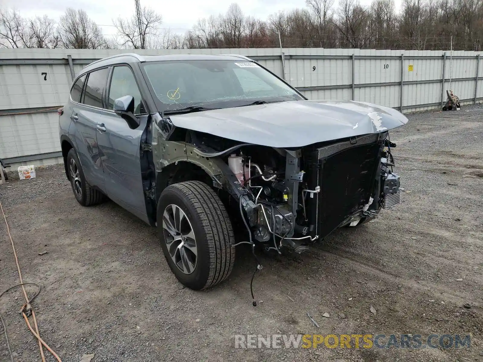 1 Photograph of a damaged car 5TDHZRBH6LS018326 TOYOTA HIGHLANDER 2020