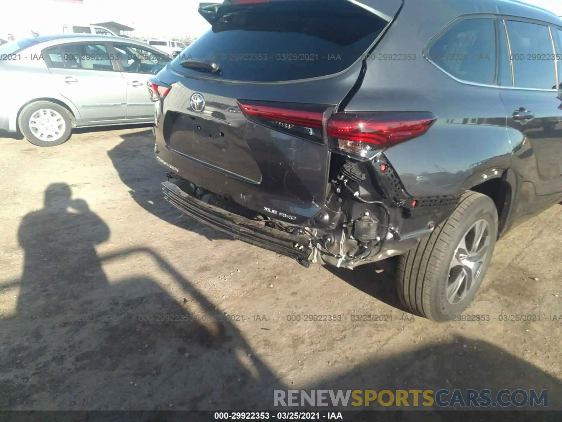 6 Photograph of a damaged car 5TDHZRBH6LS021422 TOYOTA HIGHLANDER 2020