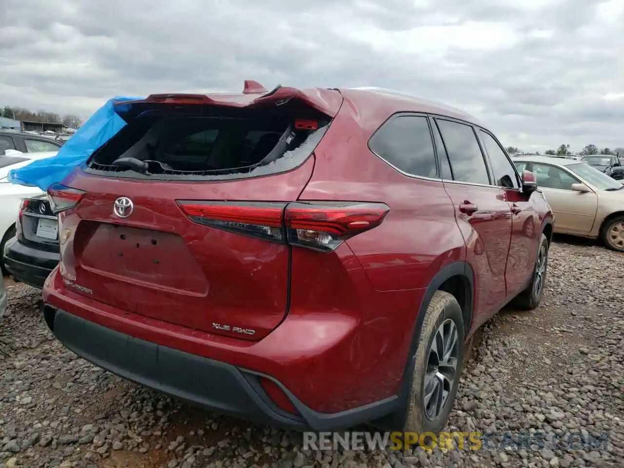 4 Photograph of a damaged car 5TDHZRBH6LS036566 TOYOTA HIGHLANDER 2020