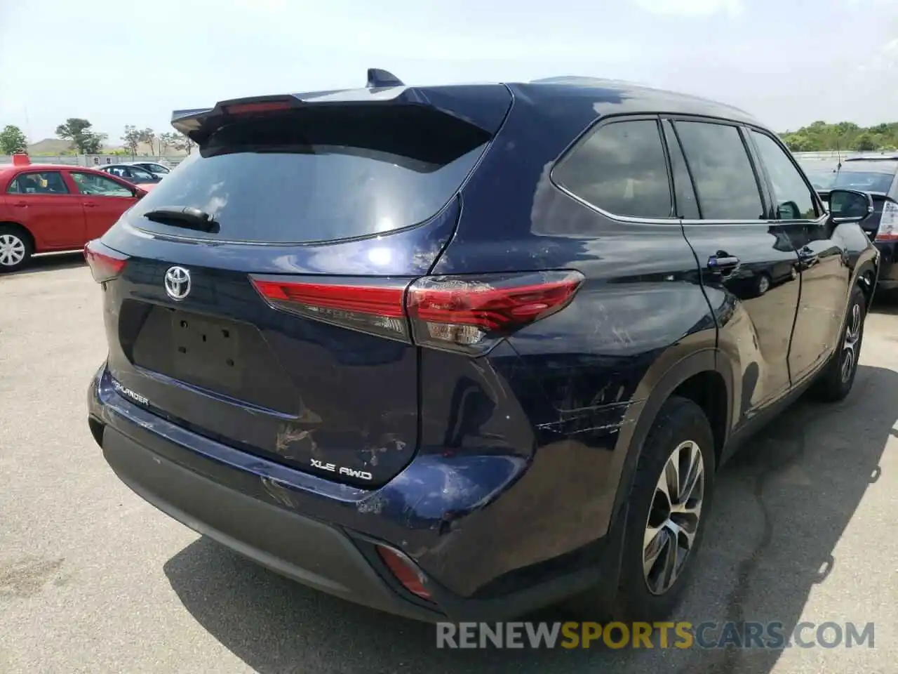 4 Photograph of a damaged car 5TDHZRBH6LS046191 TOYOTA HIGHLANDER 2020