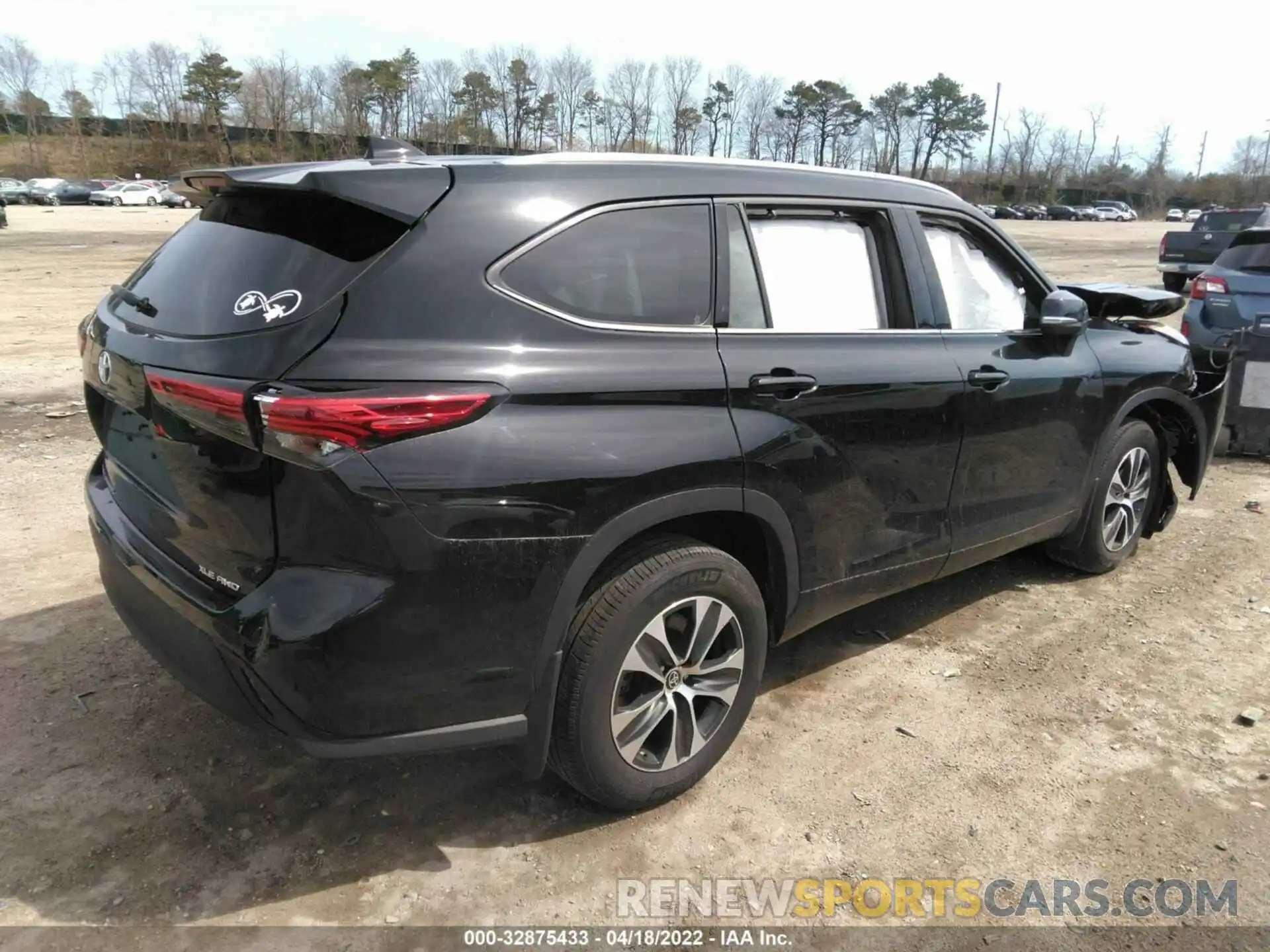 4 Photograph of a damaged car 5TDHZRBH6LS053688 TOYOTA HIGHLANDER 2020