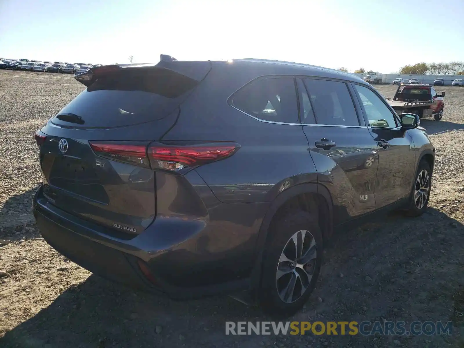 4 Photograph of a damaged car 5TDHZRBH7LS052632 TOYOTA HIGHLANDER 2020