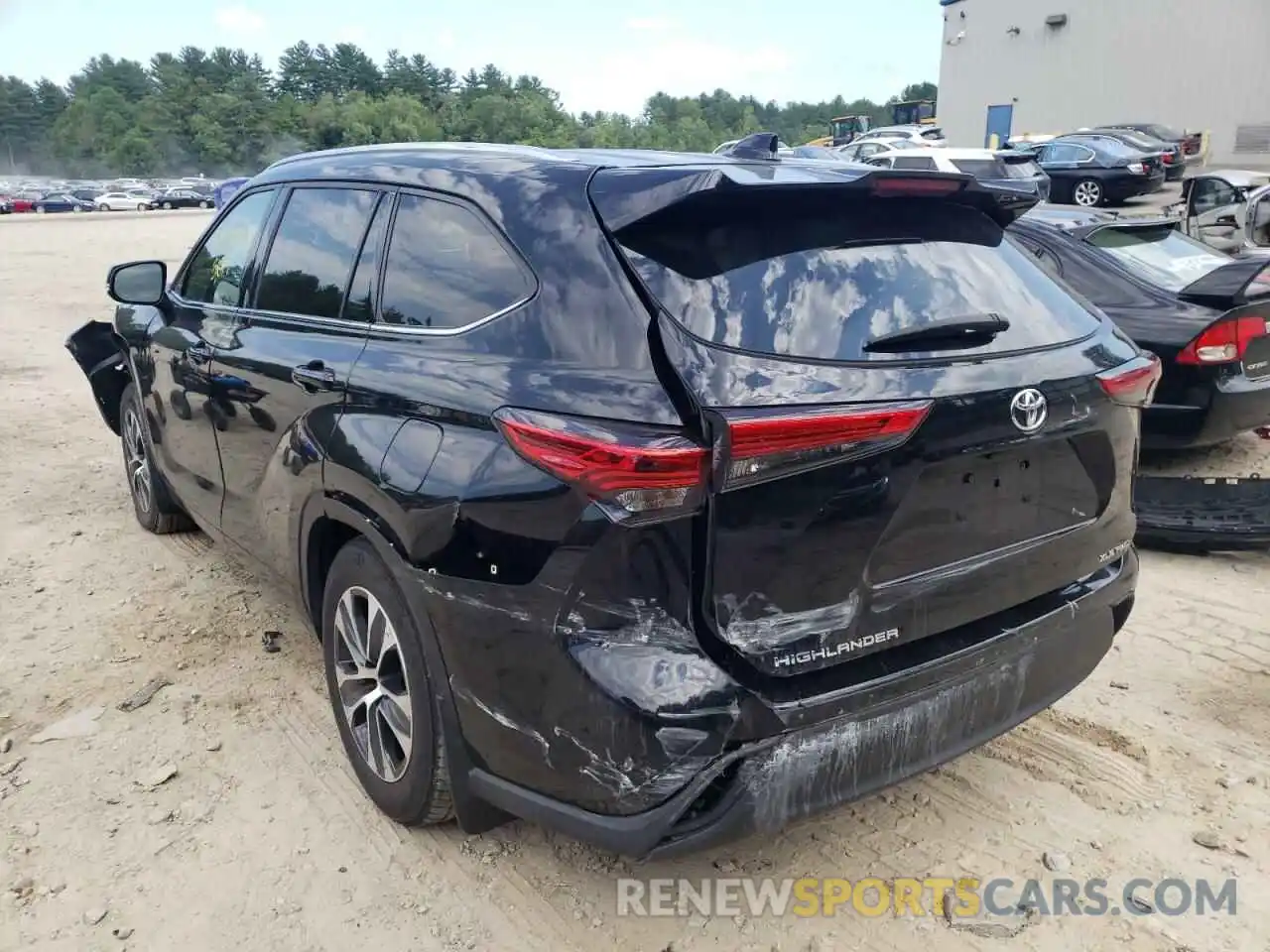 3 Photograph of a damaged car 5TDHZRBH7LS504725 TOYOTA HIGHLANDER 2020