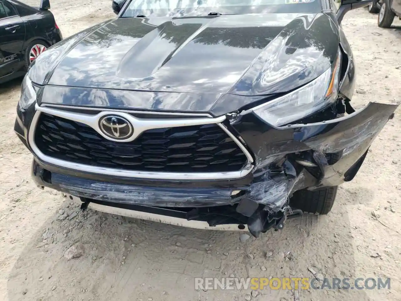 9 Photograph of a damaged car 5TDHZRBH7LS504725 TOYOTA HIGHLANDER 2020