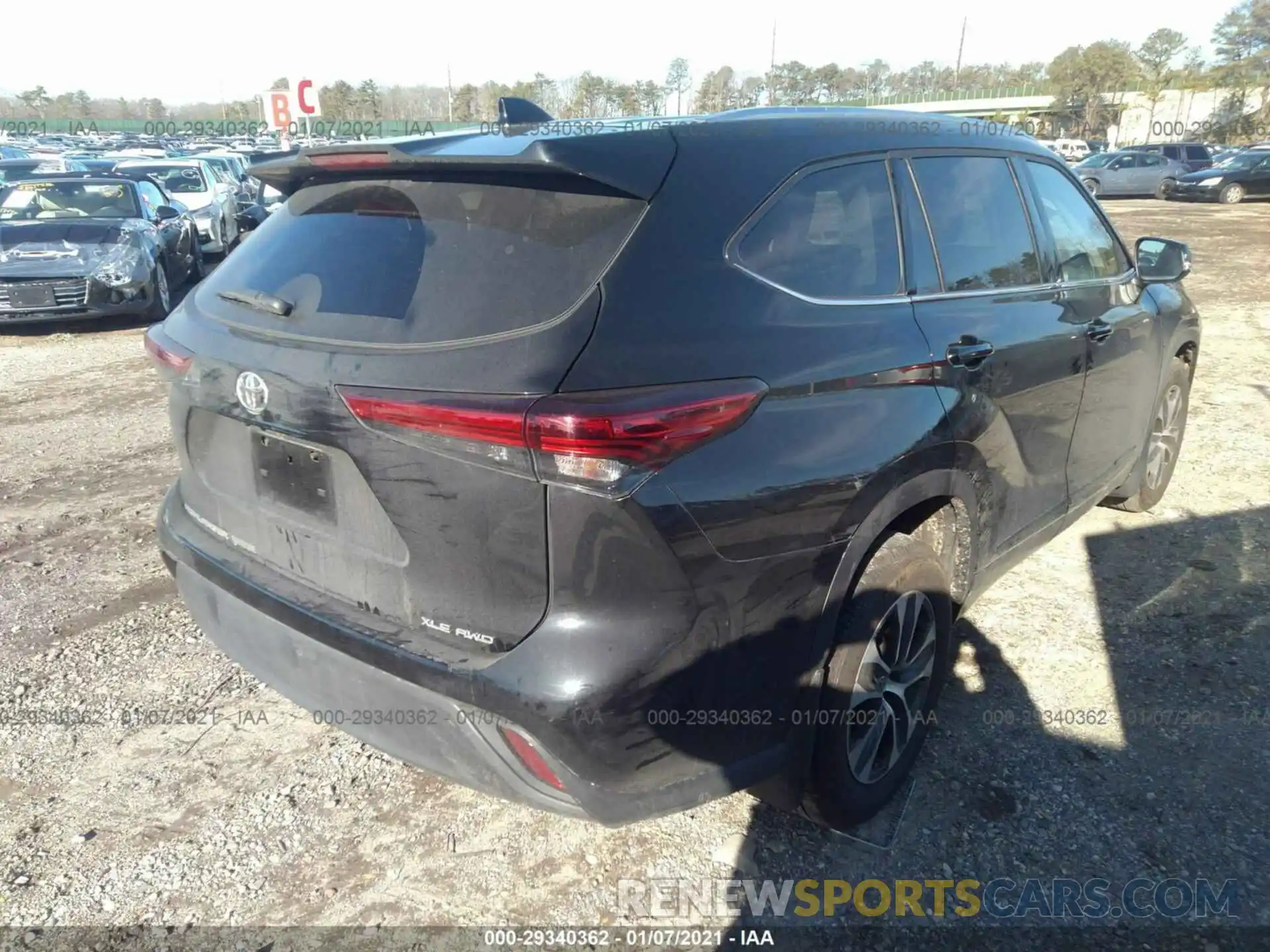 4 Photograph of a damaged car 5TDHZRBH7LS506765 TOYOTA HIGHLANDER 2020