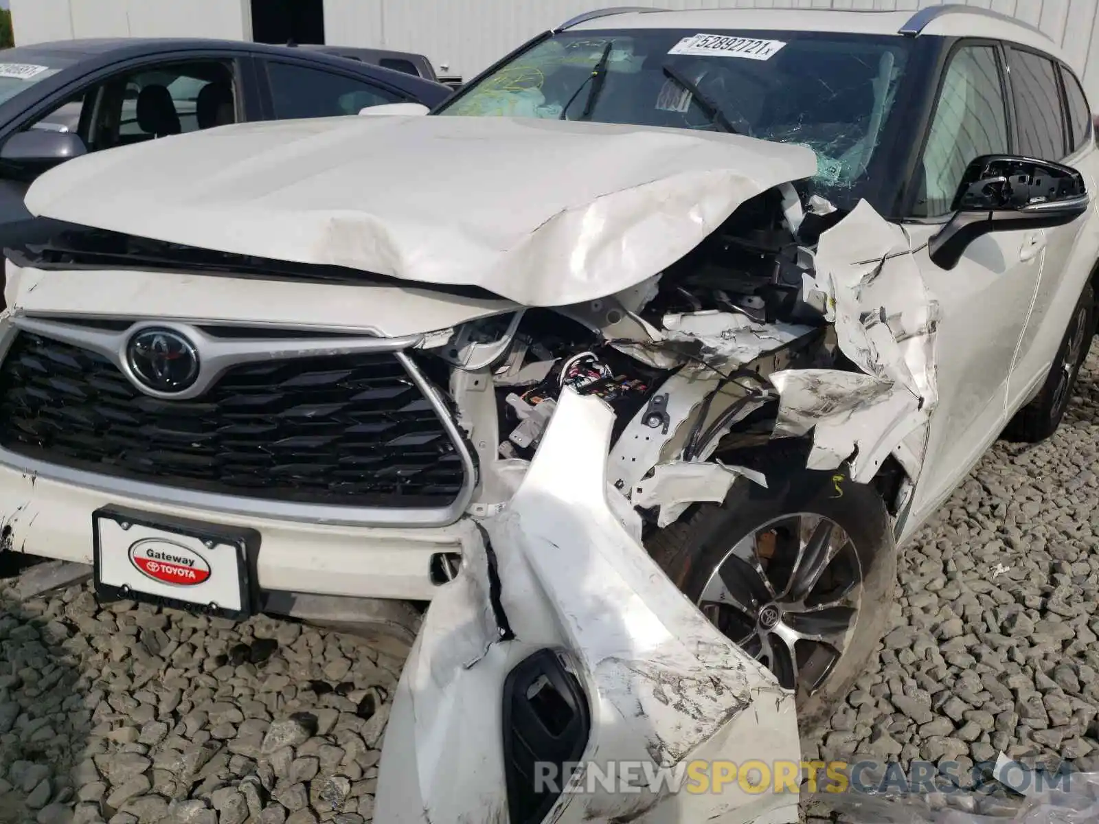 9 Photograph of a damaged car 5TDHZRBH7LS514221 TOYOTA HIGHLANDER 2020