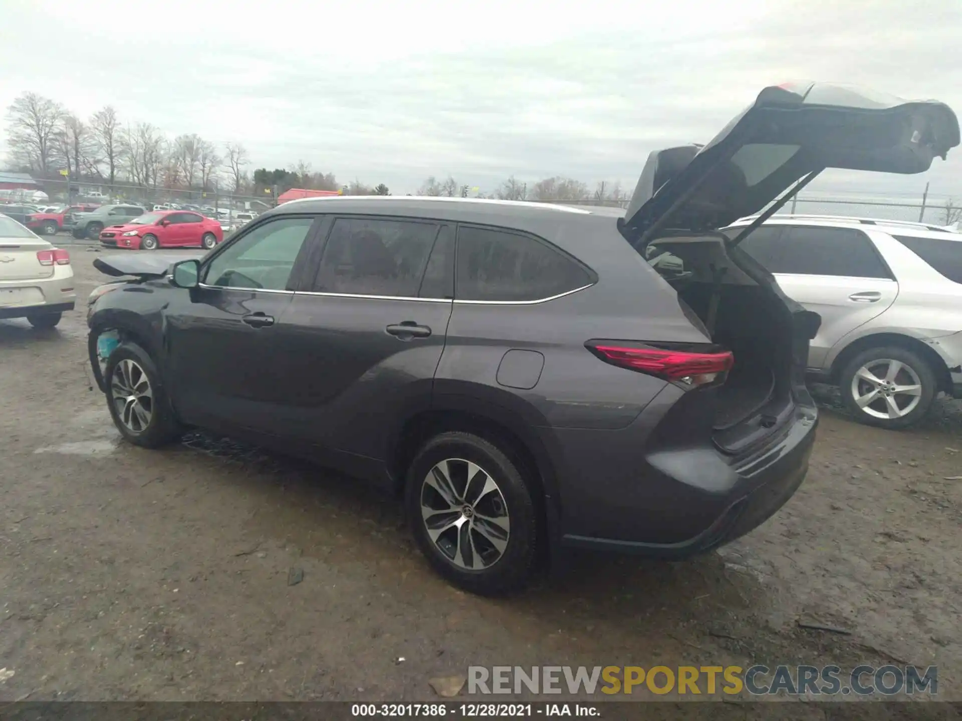 3 Photograph of a damaged car 5TDHZRBH7LS522884 TOYOTA HIGHLANDER 2020