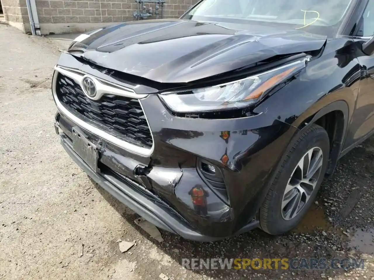 9 Photograph of a damaged car 5TDHZRBH8LS032079 TOYOTA HIGHLANDER 2020