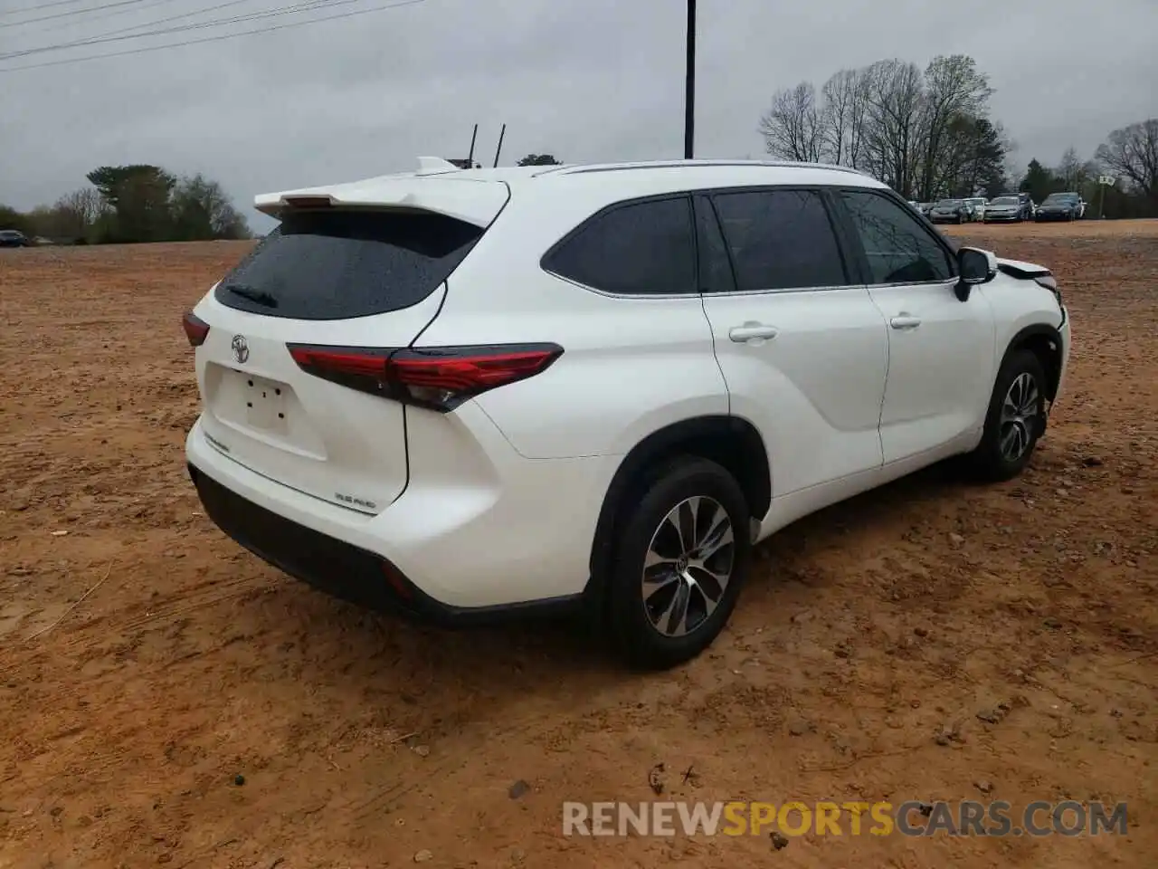 4 Photograph of a damaged car 5TDHZRBH8LS520268 TOYOTA HIGHLANDER 2020