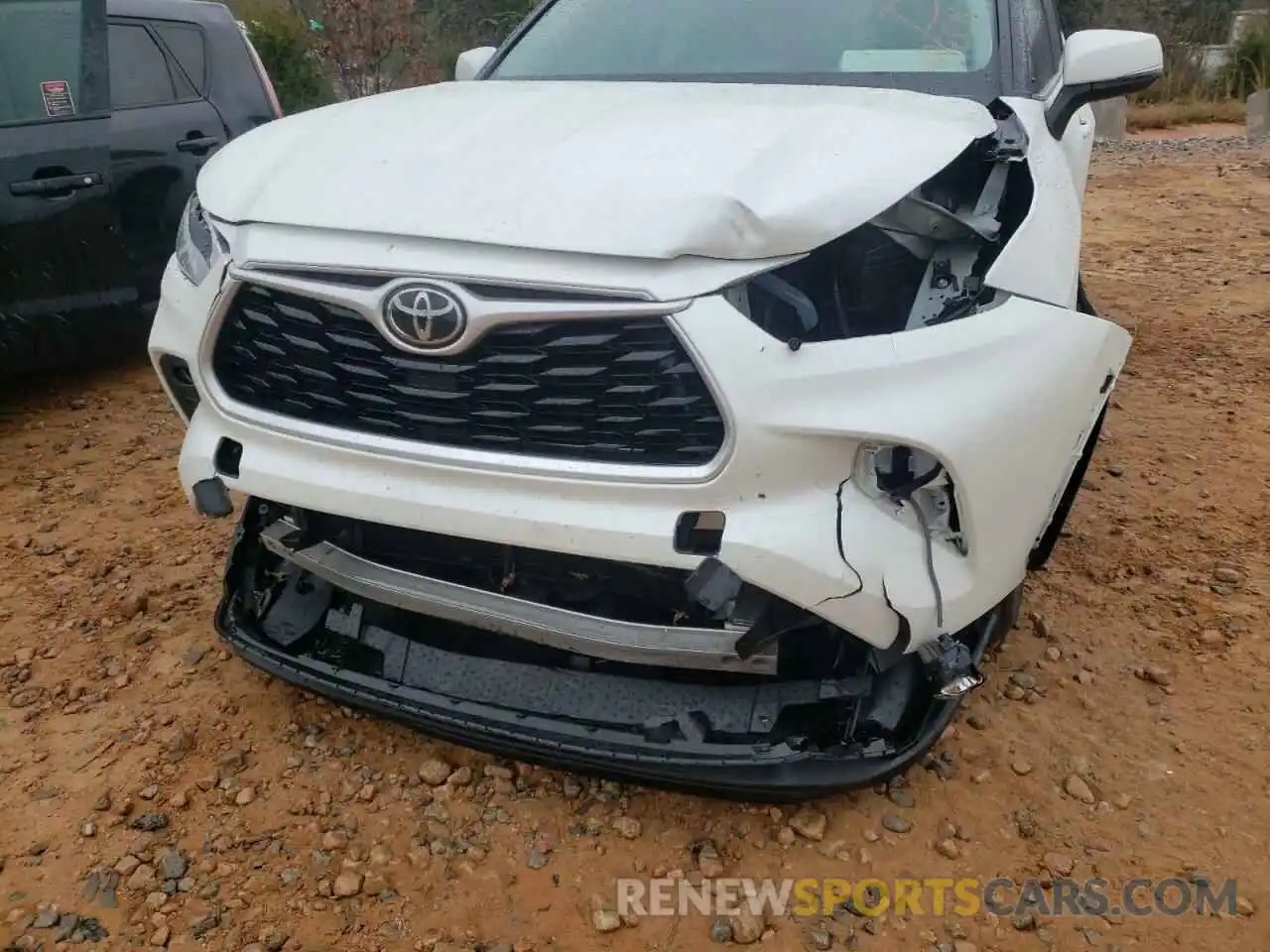 9 Photograph of a damaged car 5TDHZRBH8LS520268 TOYOTA HIGHLANDER 2020