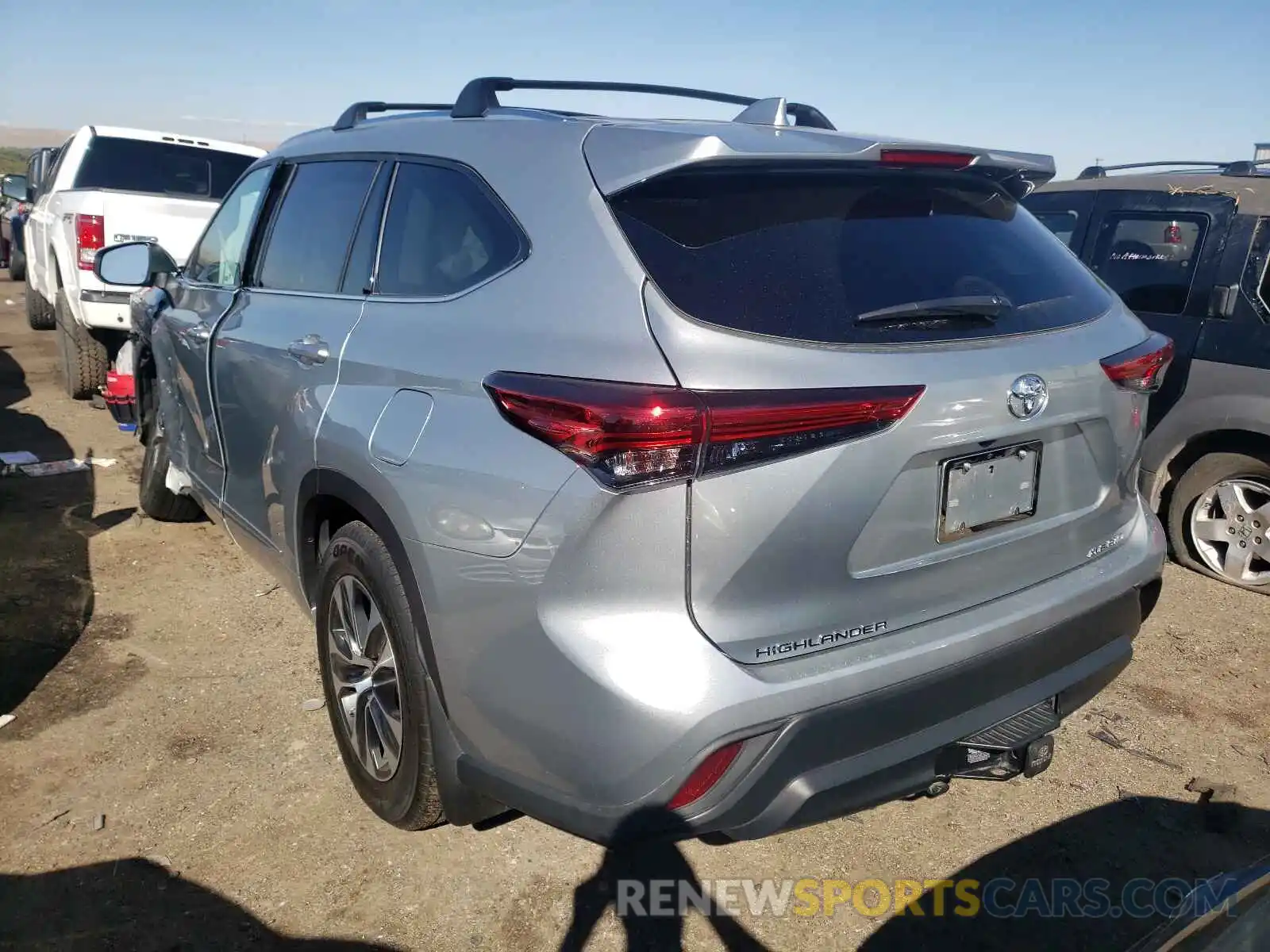 3 Photograph of a damaged car 5TDHZRBH9LS021186 TOYOTA HIGHLANDER 2020