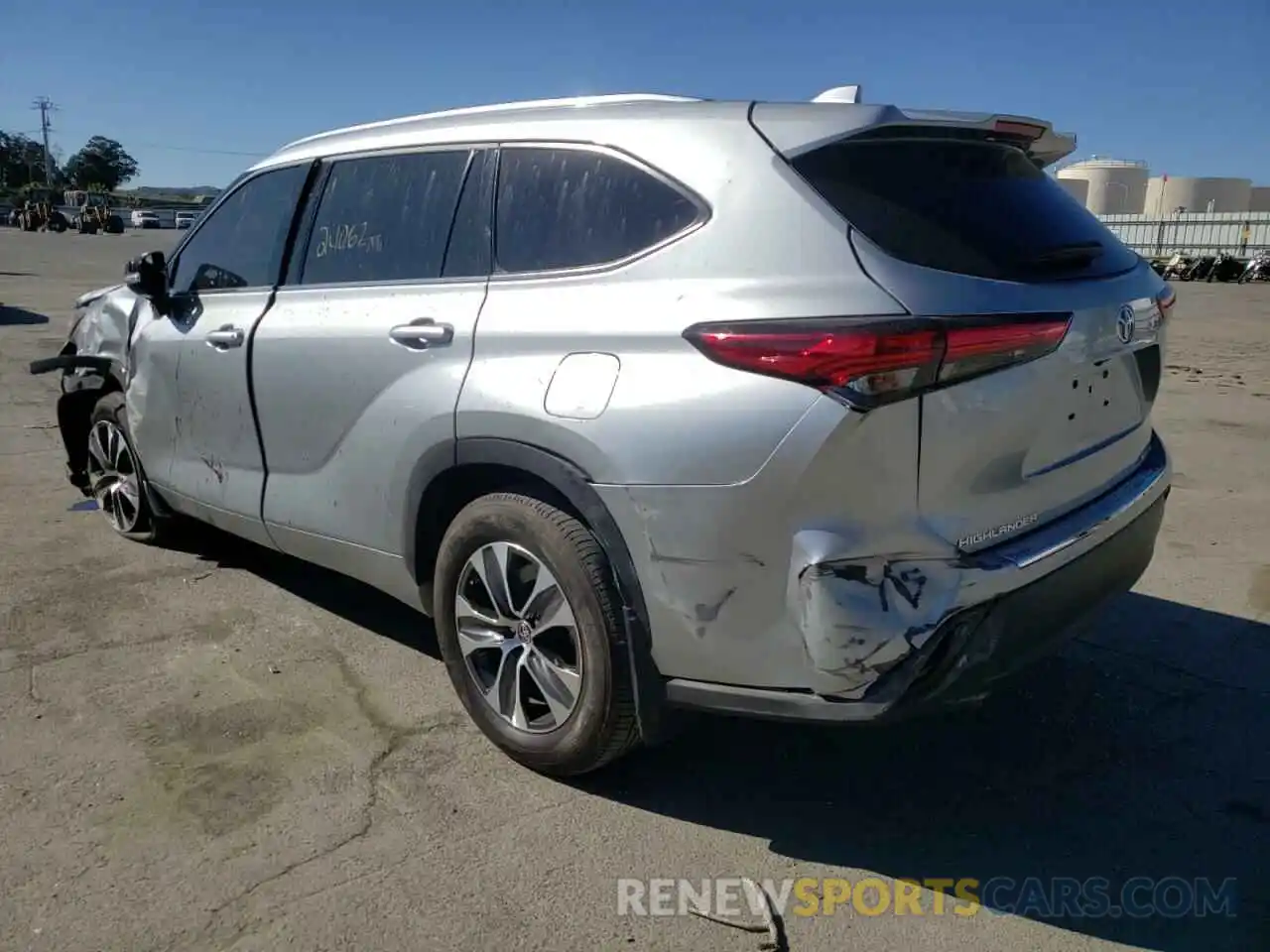 3 Photograph of a damaged car 5TDHZRBH9LS023746 TOYOTA HIGHLANDER 2020