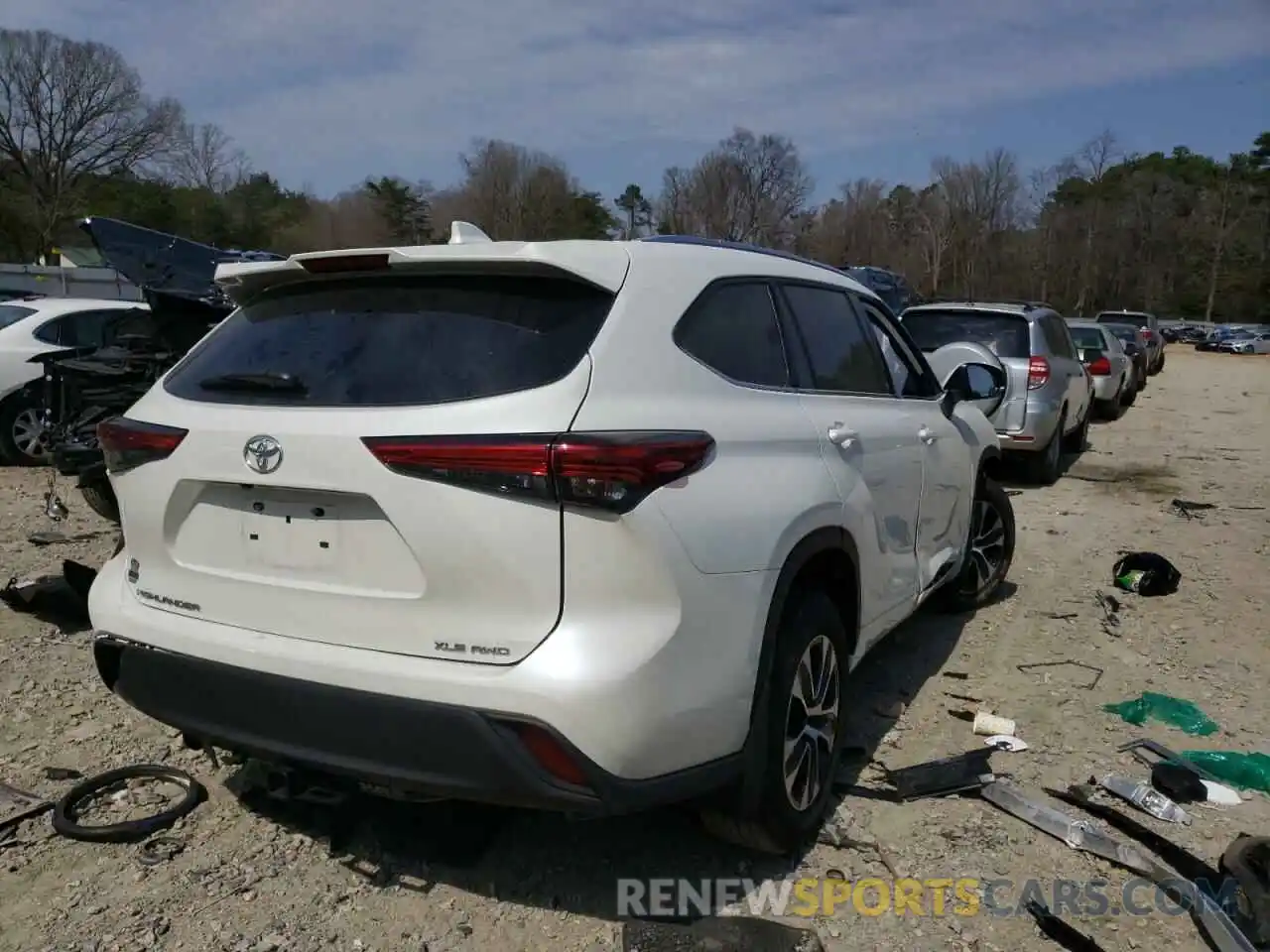 4 Photograph of a damaged car 5TDHZRBH9LS515872 TOYOTA HIGHLANDER 2020