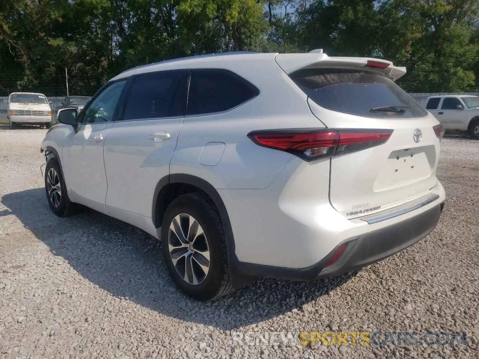 3 Photograph of a damaged car 5TDHZRBH9LS521736 TOYOTA HIGHLANDER 2020