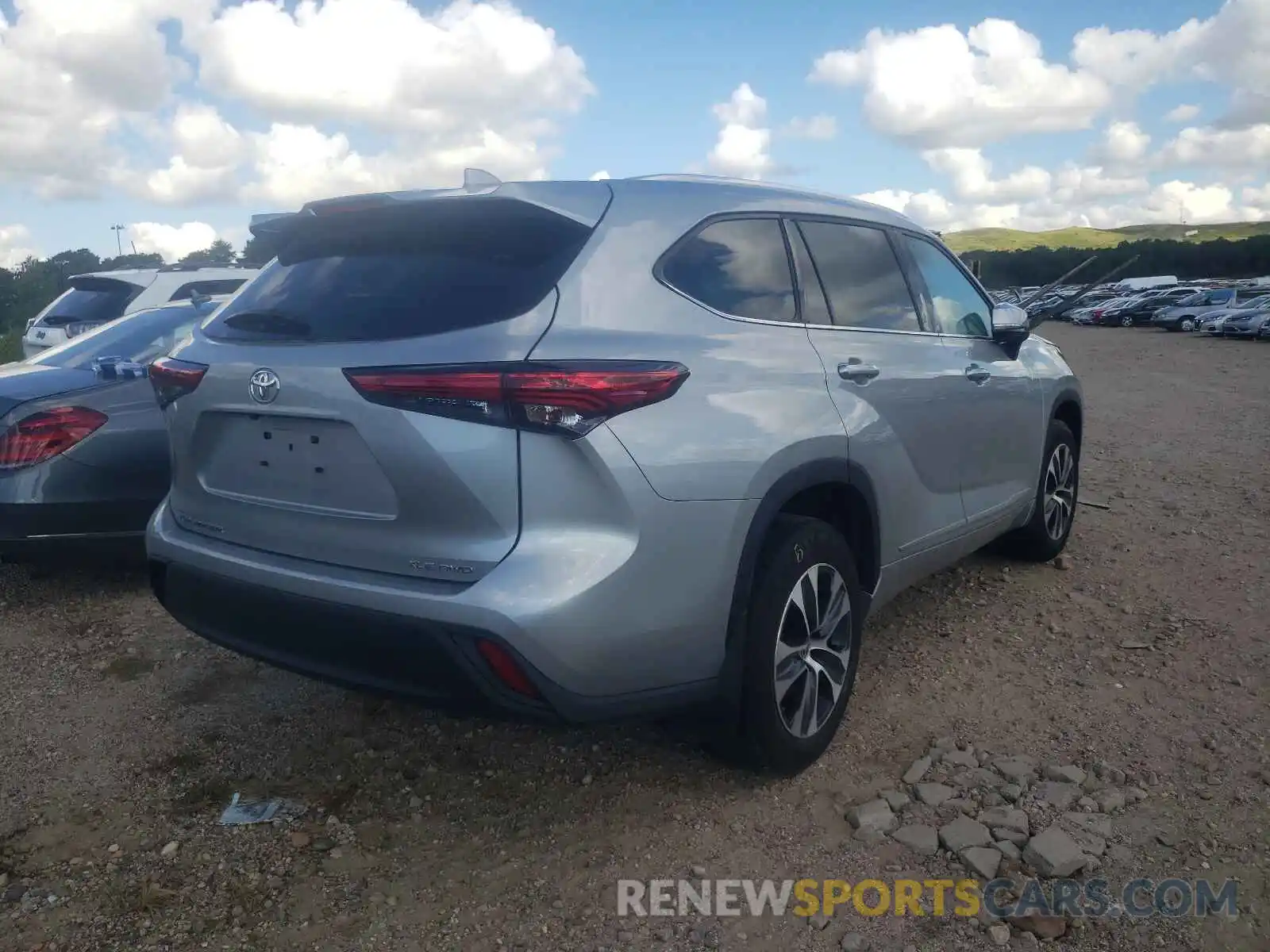 4 Photograph of a damaged car 5TDHZRBHXLS512429 TOYOTA HIGHLANDER 2020