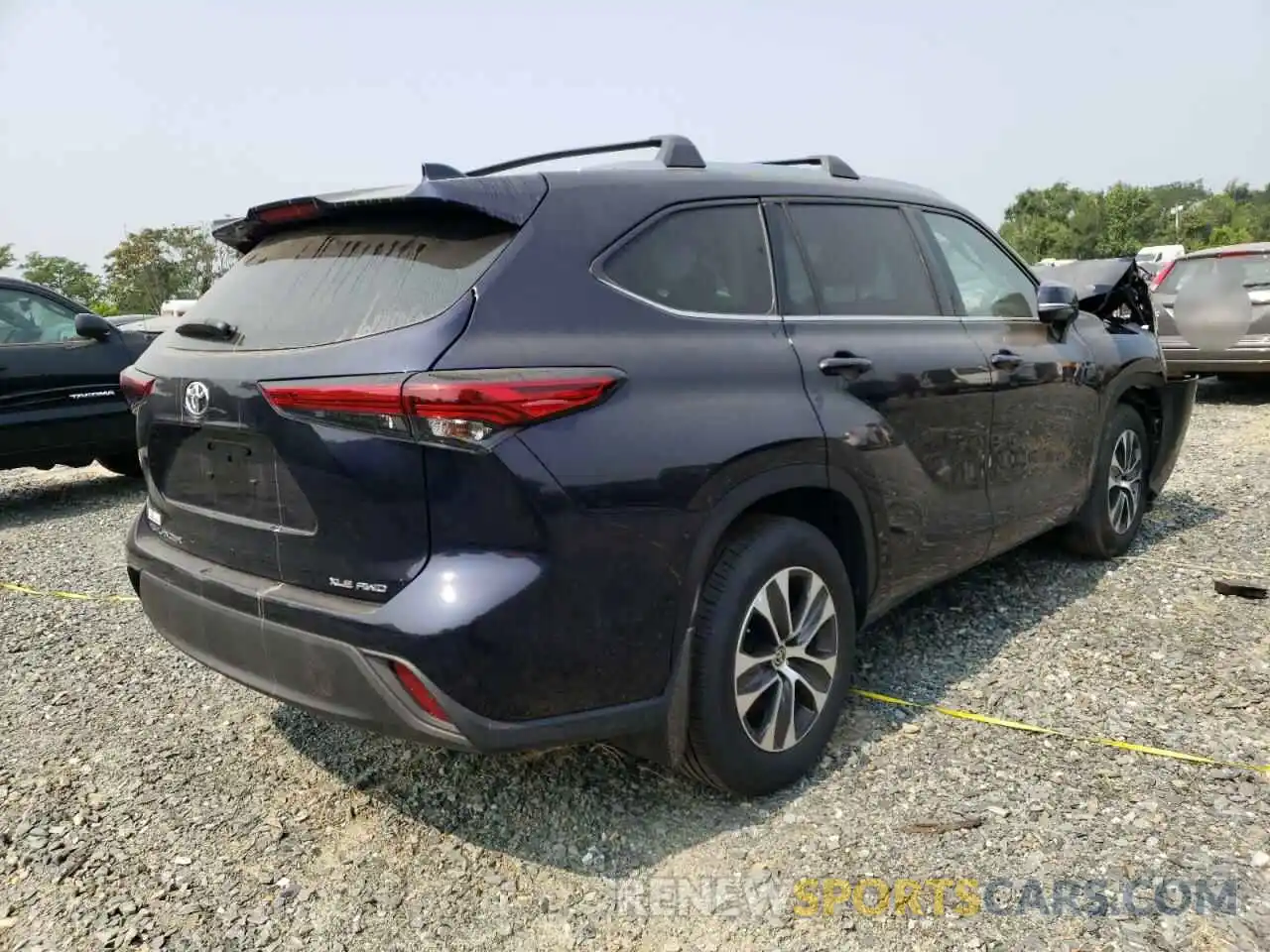 4 Photograph of a damaged car 5TDHZRBHXLS520045 TOYOTA HIGHLANDER 2020