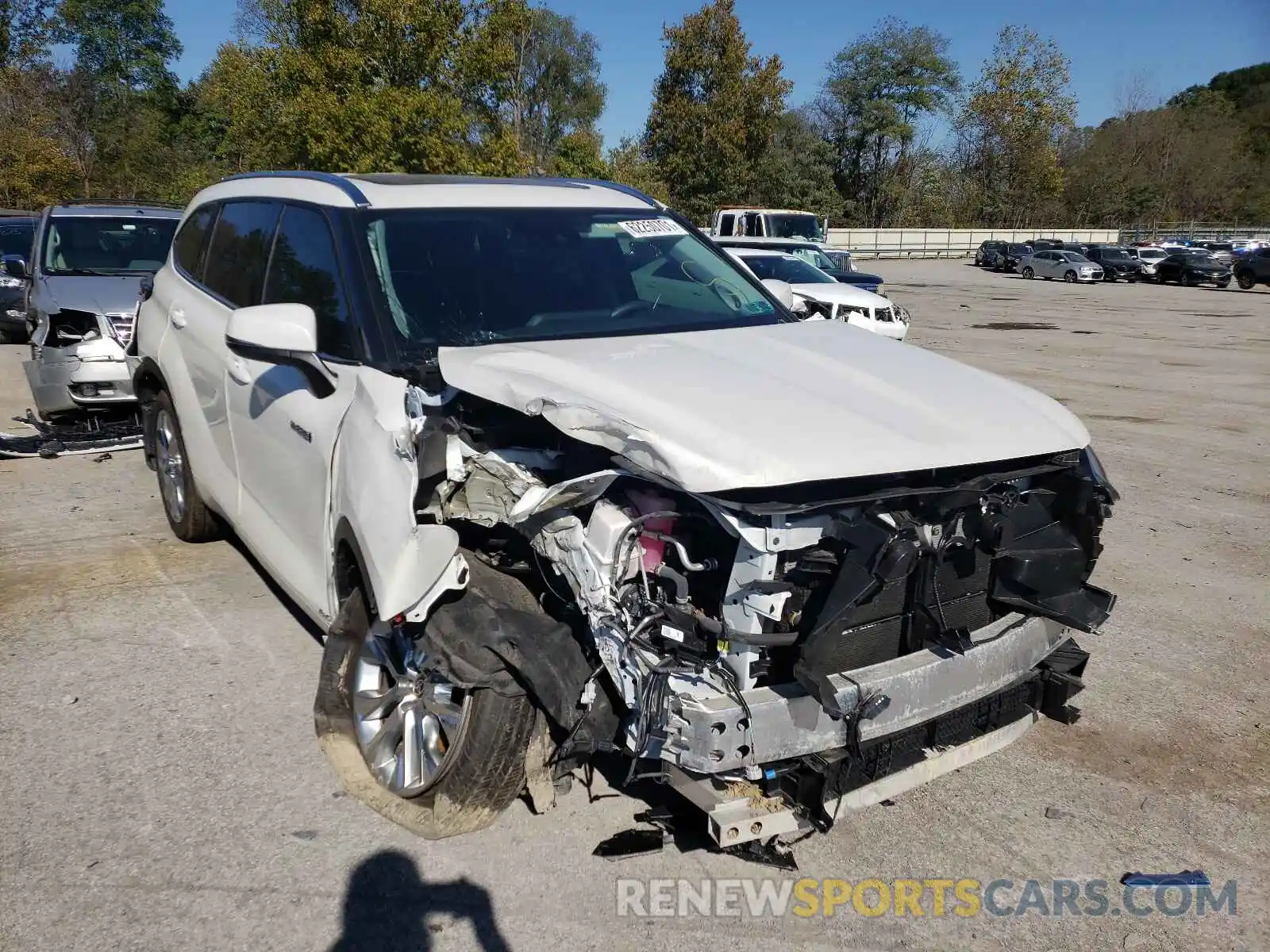 1 Photograph of a damaged car 5TDXBRCH4LS009042 TOYOTA HIGHLANDER 2020