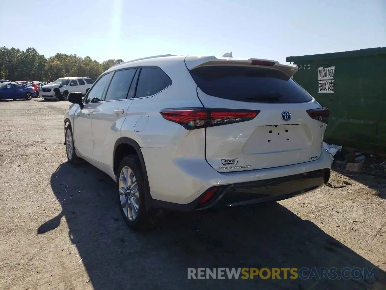 3 Photograph of a damaged car 5TDXBRCH4LS009042 TOYOTA HIGHLANDER 2020