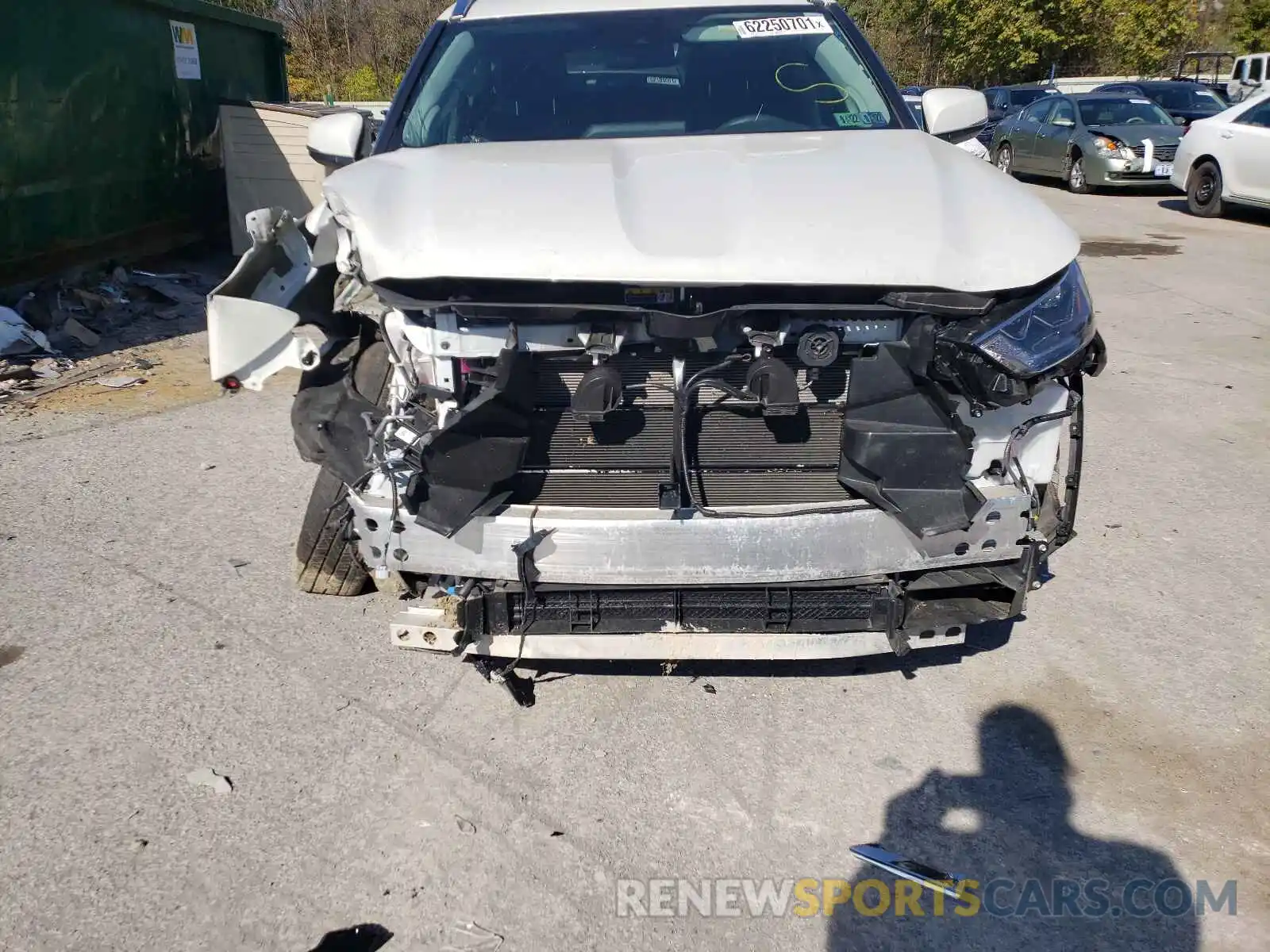 9 Photograph of a damaged car 5TDXBRCH4LS009042 TOYOTA HIGHLANDER 2020