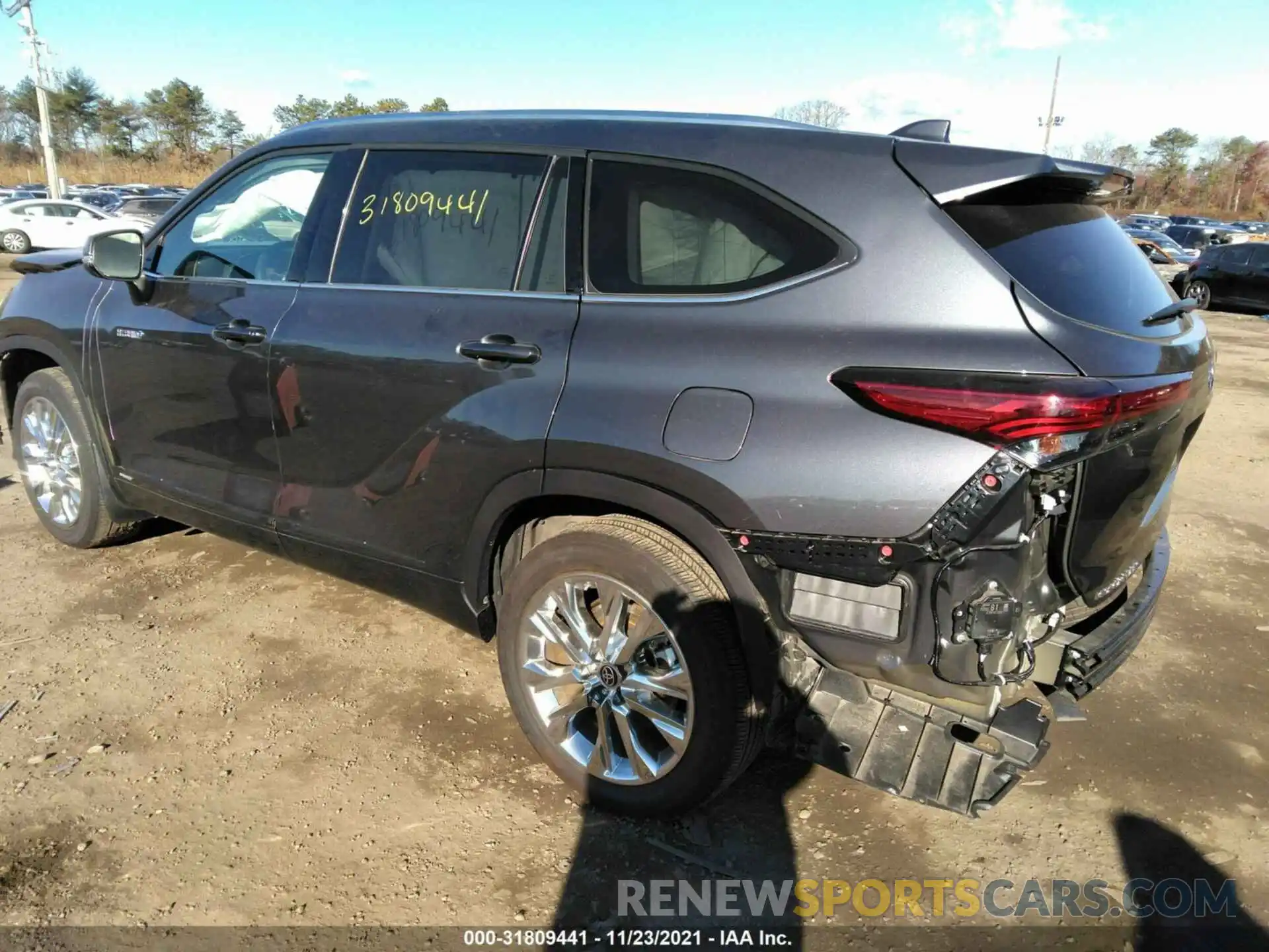 3 Photograph of a damaged car 5TDXBRCH4LS012913 TOYOTA HIGHLANDER 2020