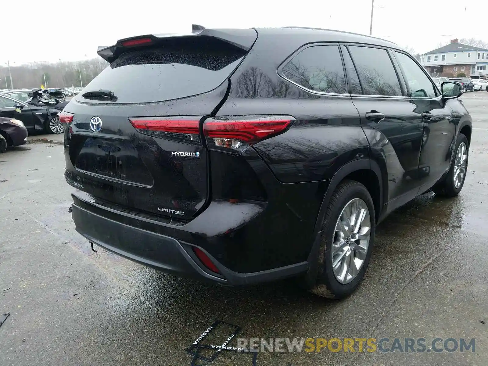 4 Photograph of a damaged car 5TDXBRCHXLS008302 TOYOTA HIGHLANDER 2020