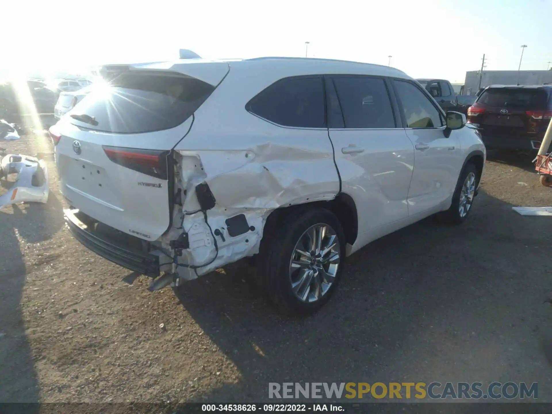 4 Photograph of a damaged car 5TDYARAH0LS000557 TOYOTA HIGHLANDER 2020