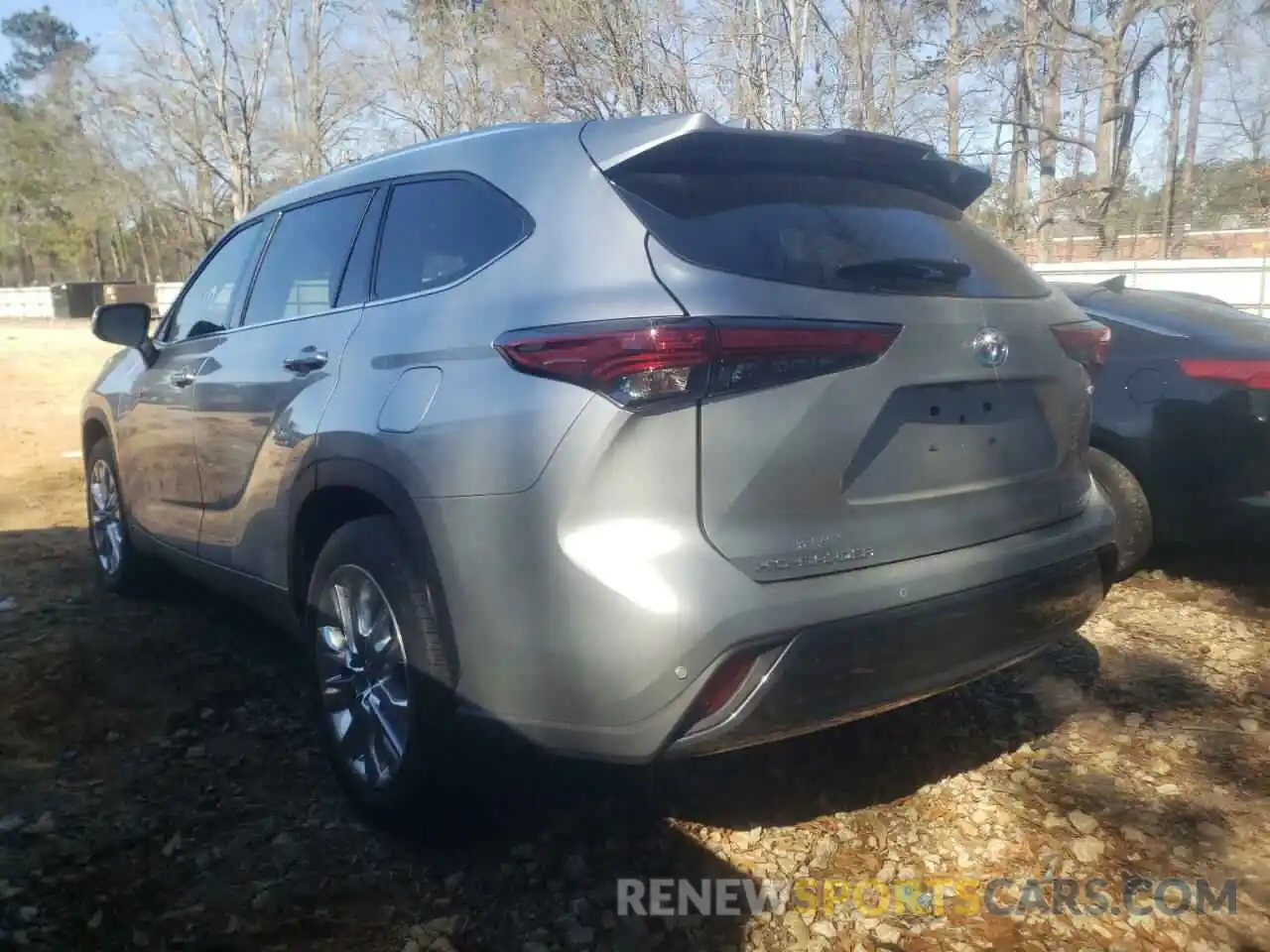 3 Photograph of a damaged car 5TDYARAH5LS003096 TOYOTA HIGHLANDER 2020