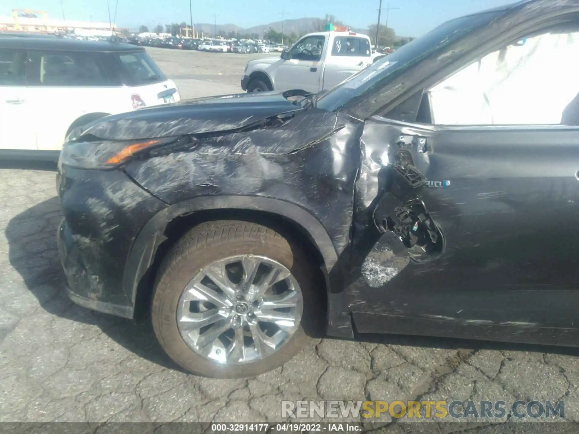 6 Photograph of a damaged car 5TDYARAH7LS004296 TOYOTA HIGHLANDER 2020