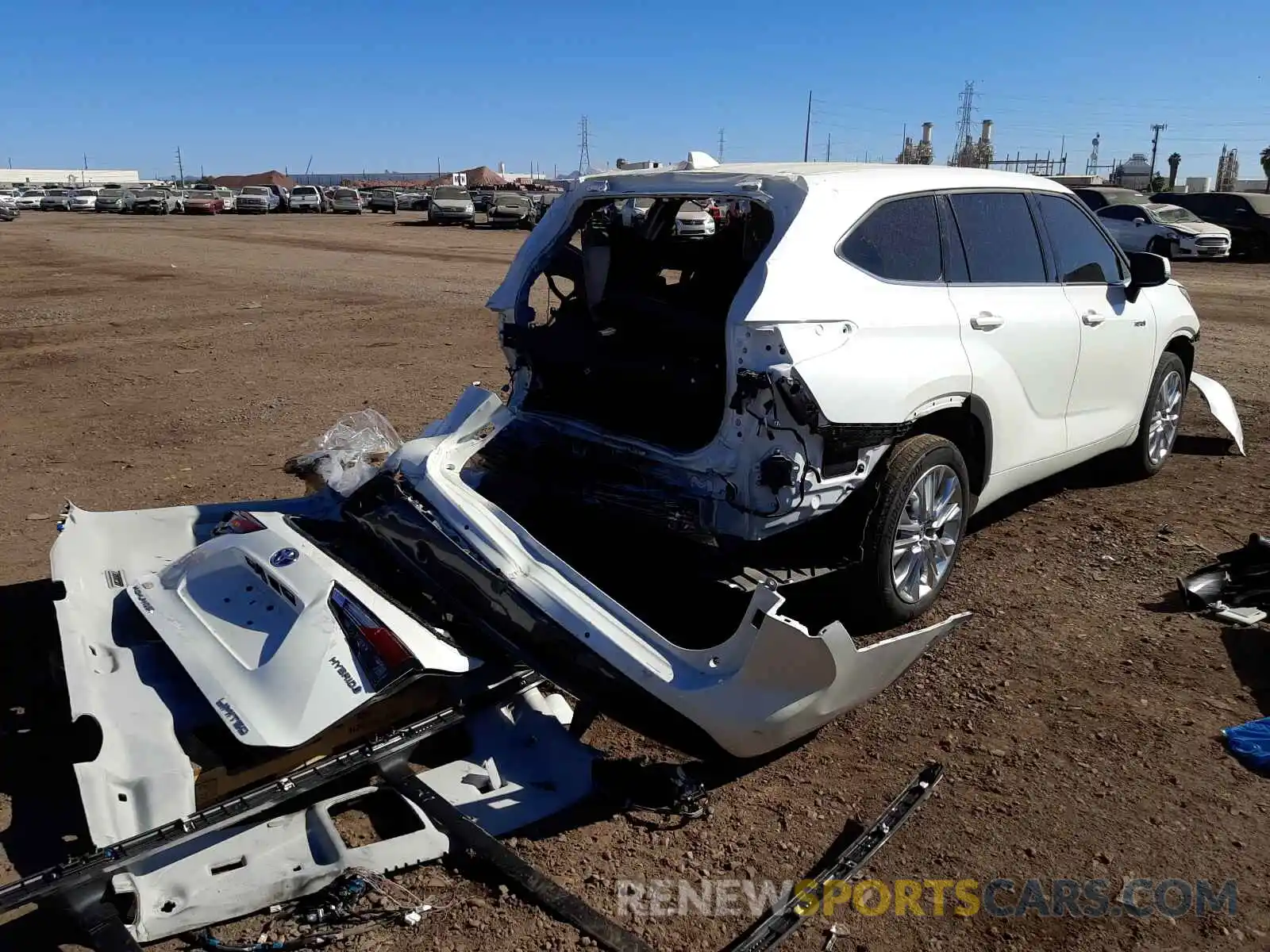 4 Photograph of a damaged car 5TDYARAHXLS001666 TOYOTA HIGHLANDER 2020