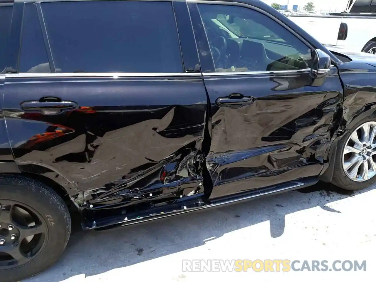 9 Photograph of a damaged car 5TDYZRAH1LS003749 TOYOTA HIGHLANDER 2020