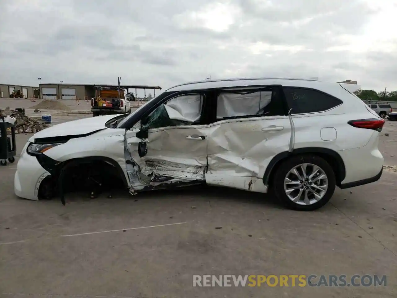 10 Photograph of a damaged car 5TDYZRAH1LS027338 TOYOTA HIGHLANDER 2020