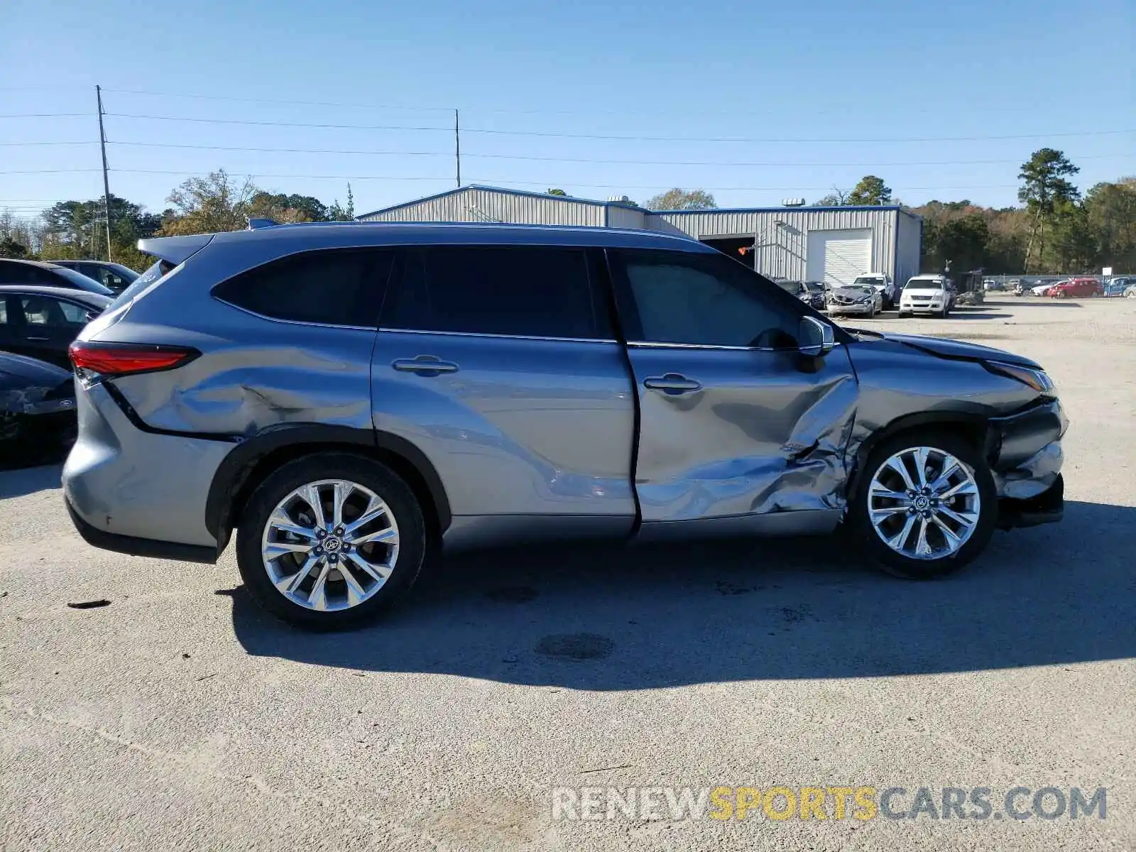 9 Photograph of a damaged car 5TDYZRAH2LS004425 TOYOTA HIGHLANDER 2020