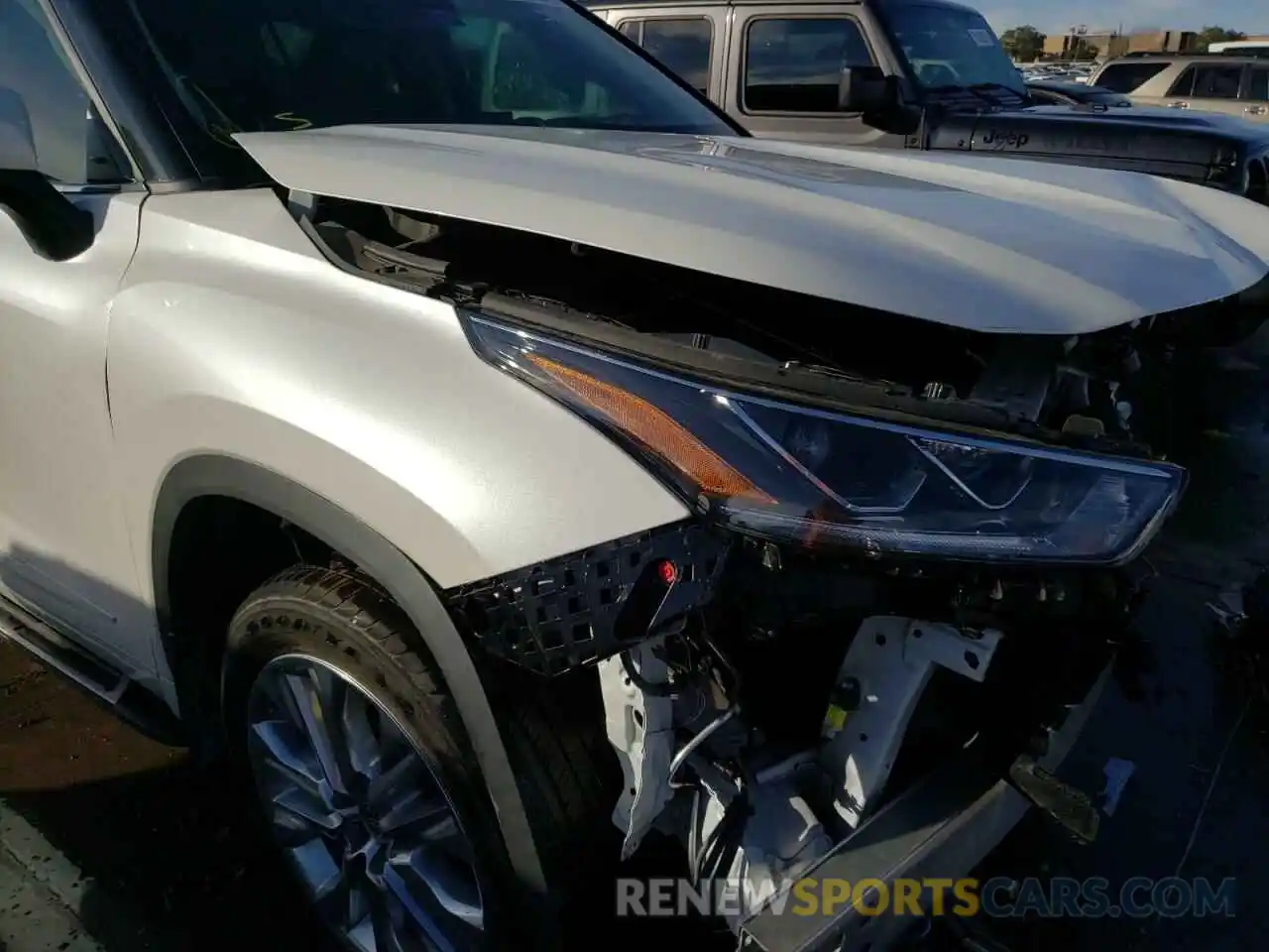 9 Photograph of a damaged car 5TDYZRAH2LS004506 TOYOTA HIGHLANDER 2020