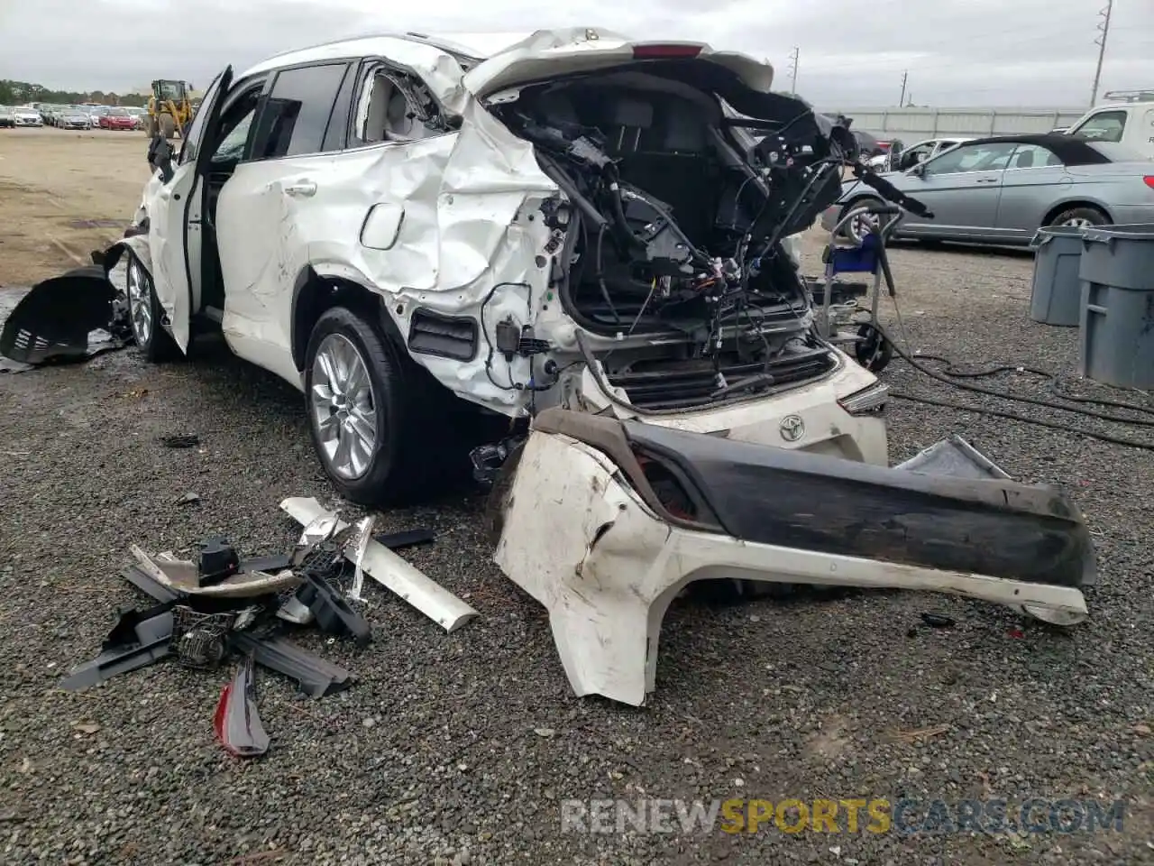 3 Photograph of a damaged car 5TDYZRAH2LS016056 TOYOTA HIGHLANDER 2020