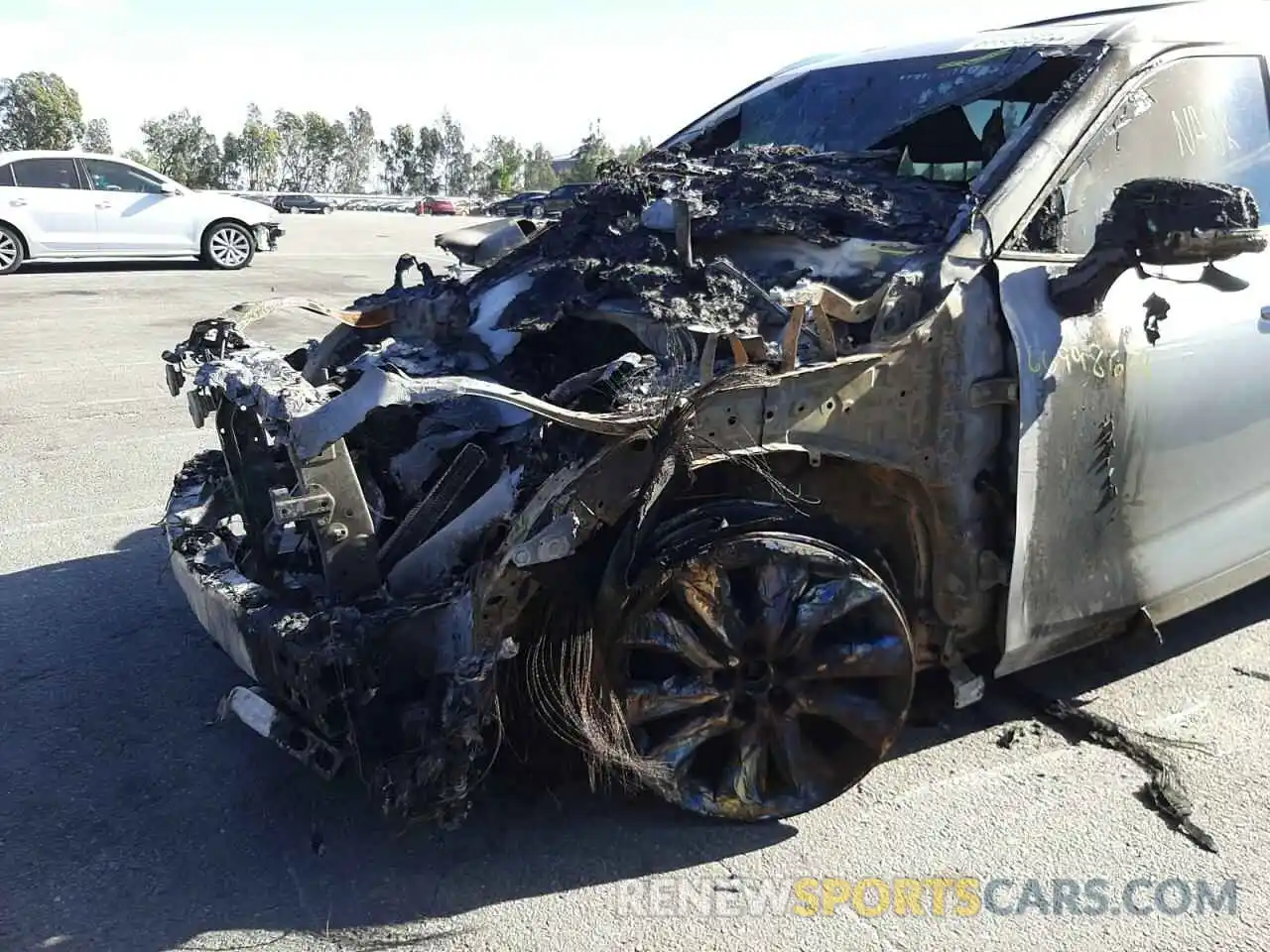 9 Photograph of a damaged car 5TDYZRAH2LS020057 TOYOTA HIGHLANDER 2020