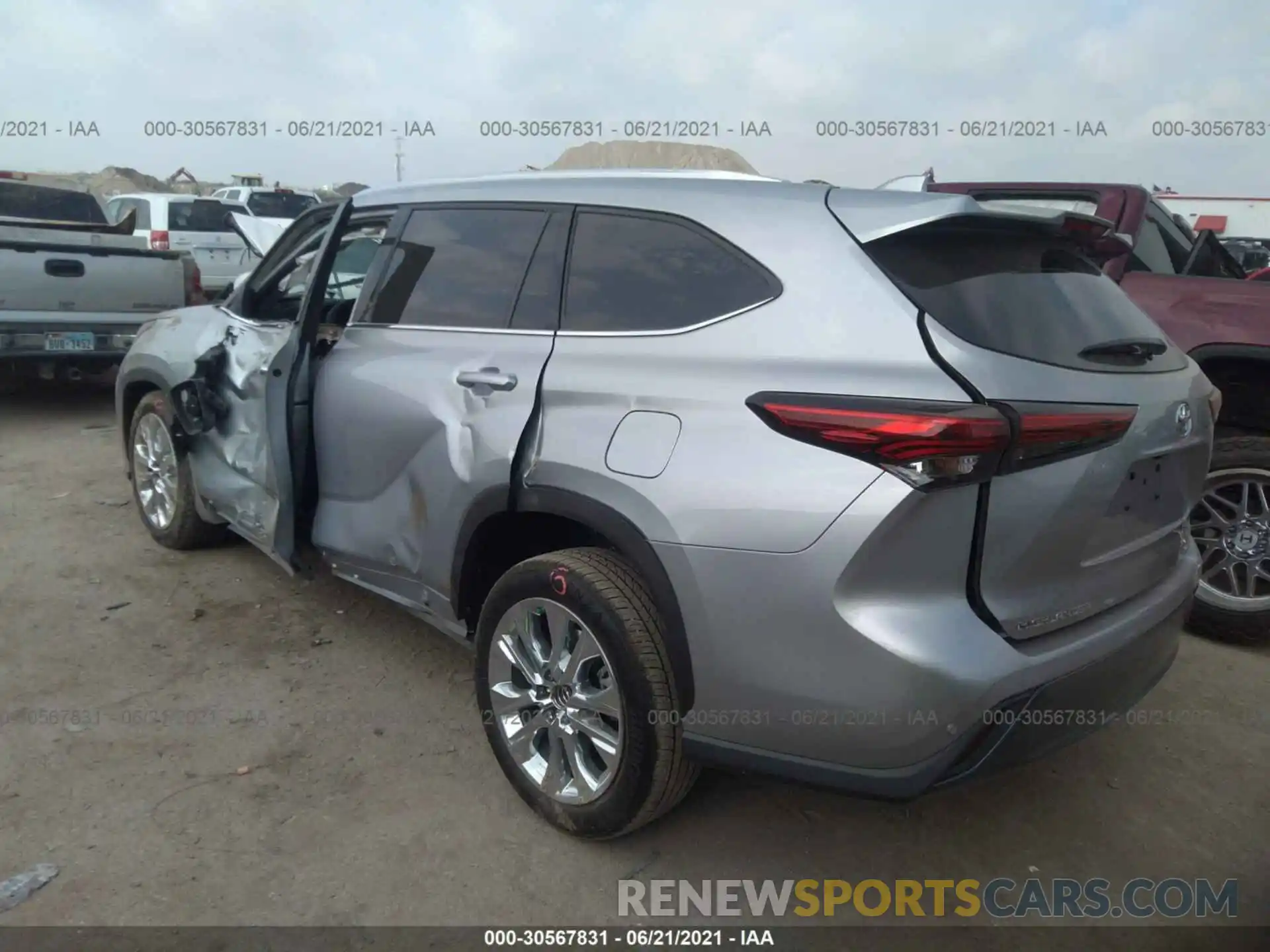 3 Photograph of a damaged car 5TDYZRAH2LS029552 TOYOTA HIGHLANDER 2020