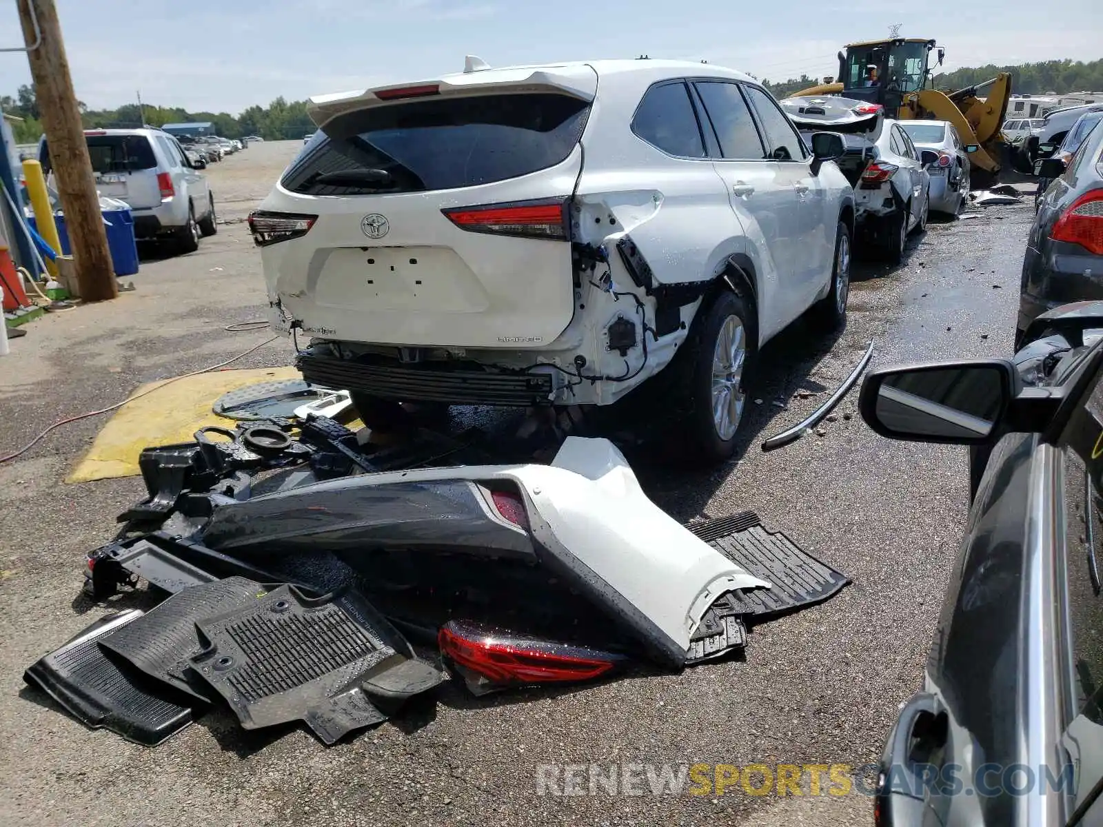 4 Photograph of a damaged car 5TDYZRAH3LS014753 TOYOTA HIGHLANDER 2020