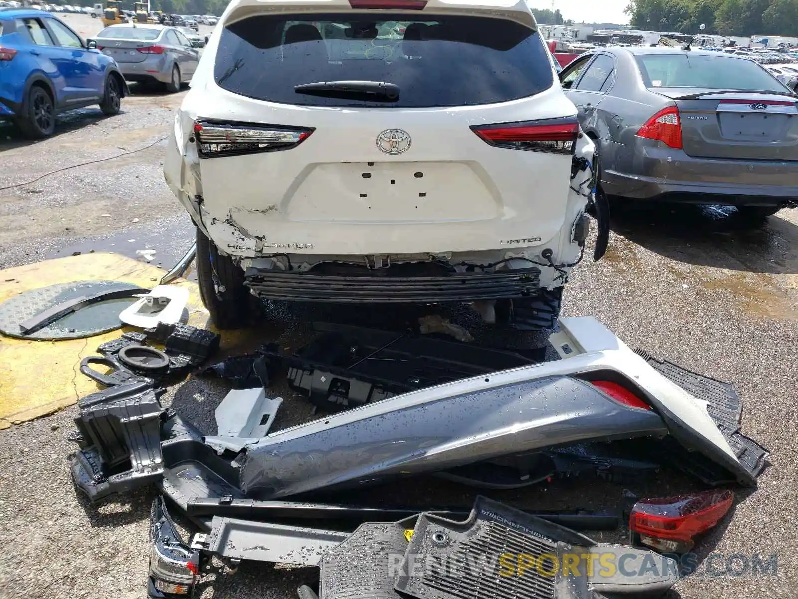 9 Photograph of a damaged car 5TDYZRAH3LS014753 TOYOTA HIGHLANDER 2020