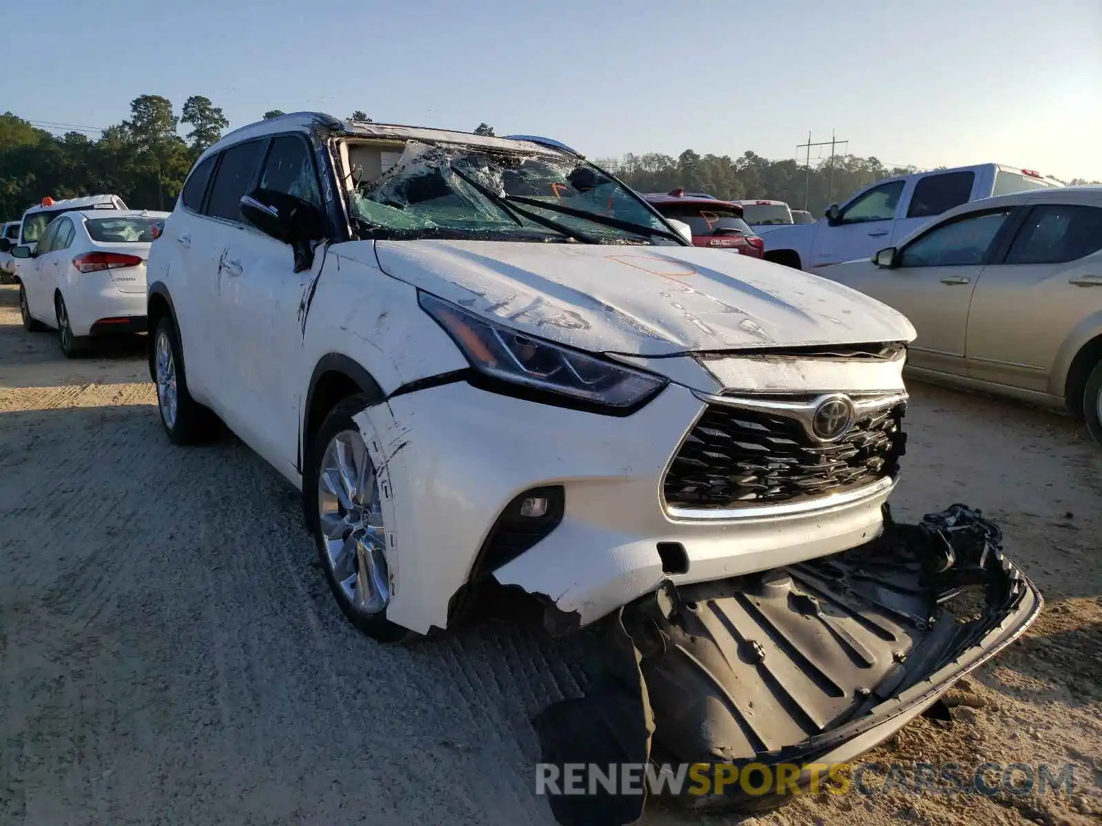 1 Photograph of a damaged car 5TDYZRAH3LS017975 TOYOTA HIGHLANDER 2020