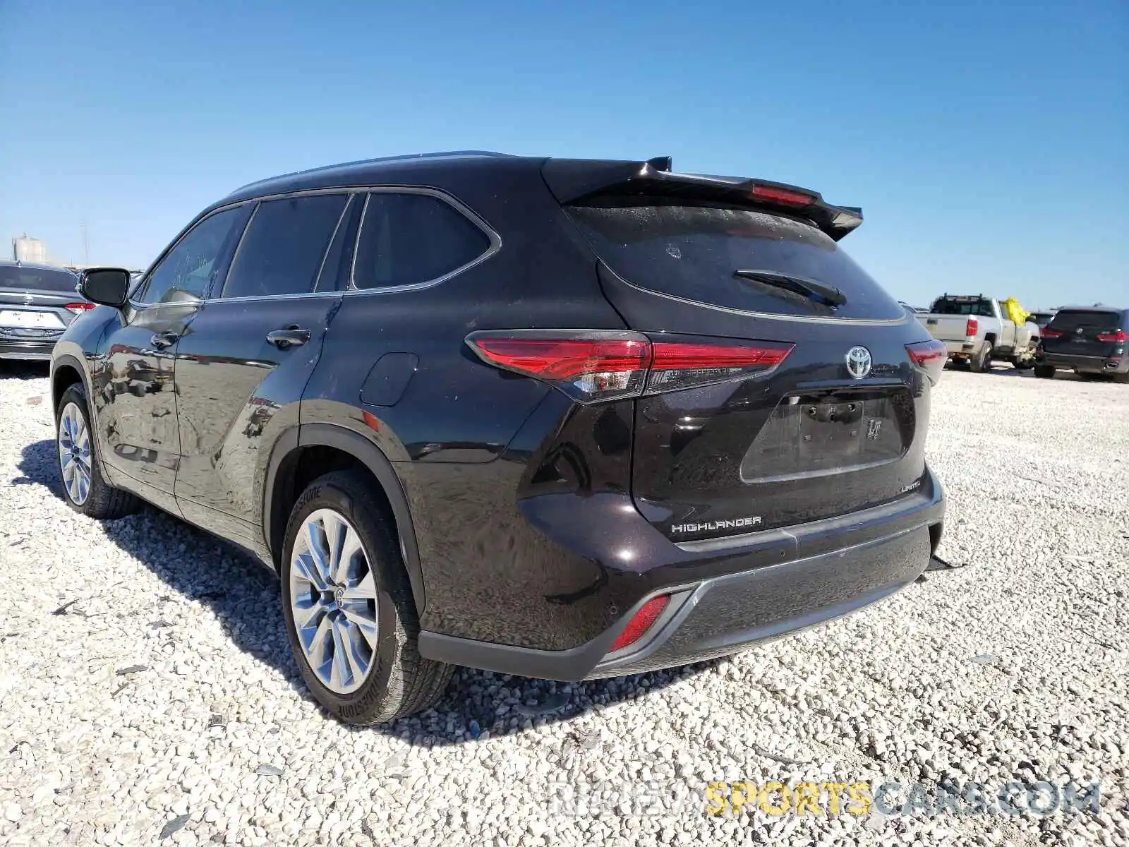 3 Photograph of a damaged car 5TDYZRAH3LS018642 TOYOTA HIGHLANDER 2020