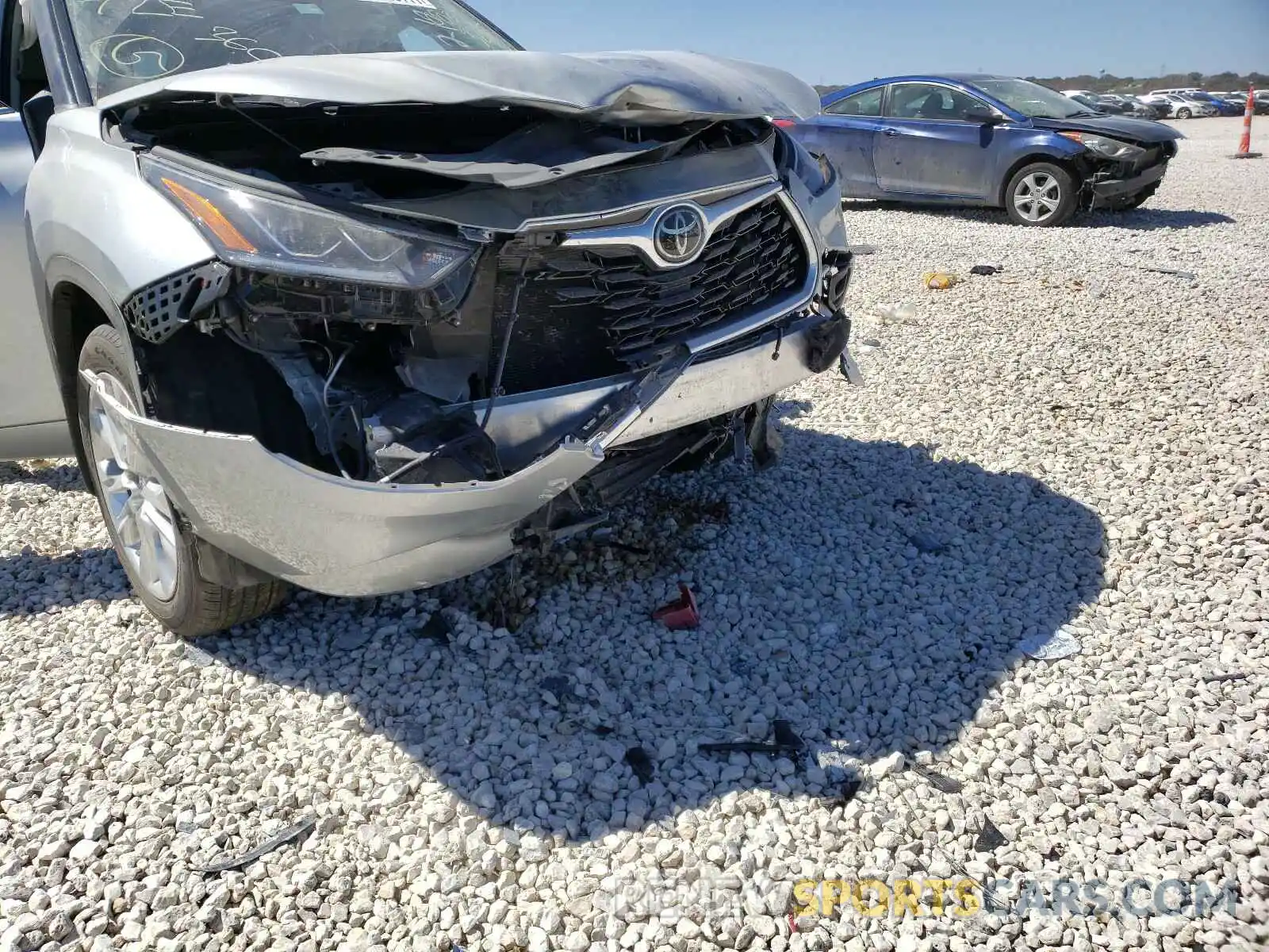 9 Photograph of a damaged car 5TDYZRAH4LS003325 TOYOTA HIGHLANDER 2020