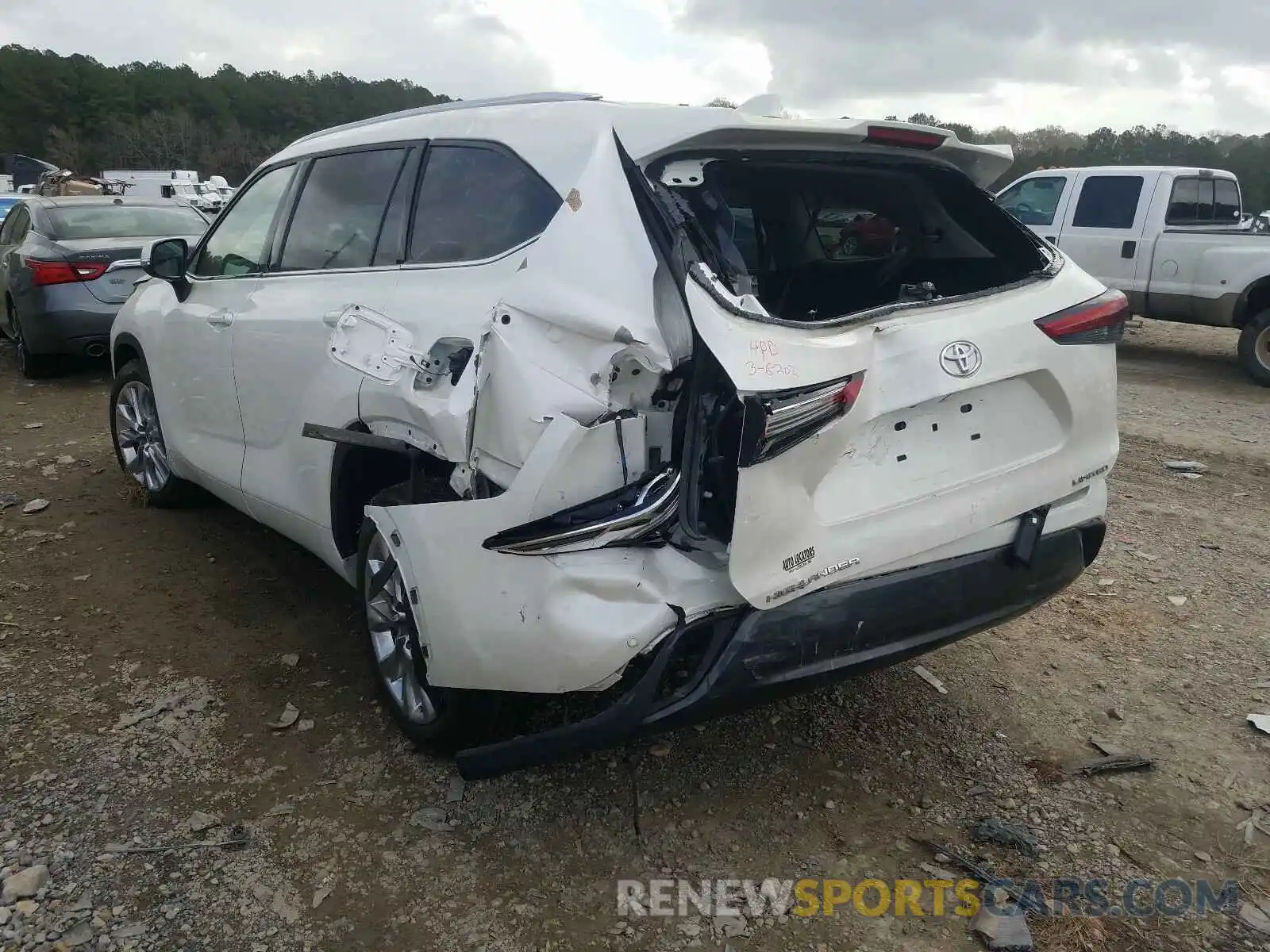 3 Photograph of a damaged car 5TDYZRAH4LS005673 TOYOTA HIGHLANDER 2020