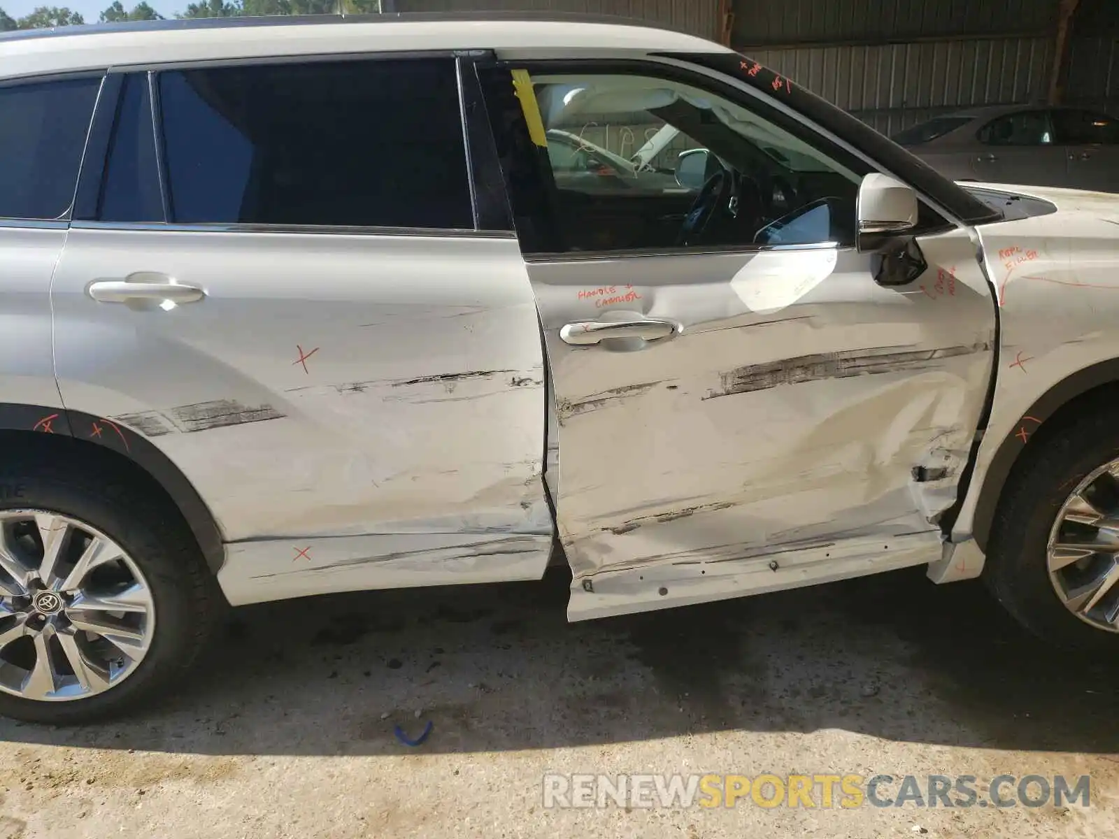 9 Photograph of a damaged car 5TDYZRAH4LS006306 TOYOTA HIGHLANDER 2020