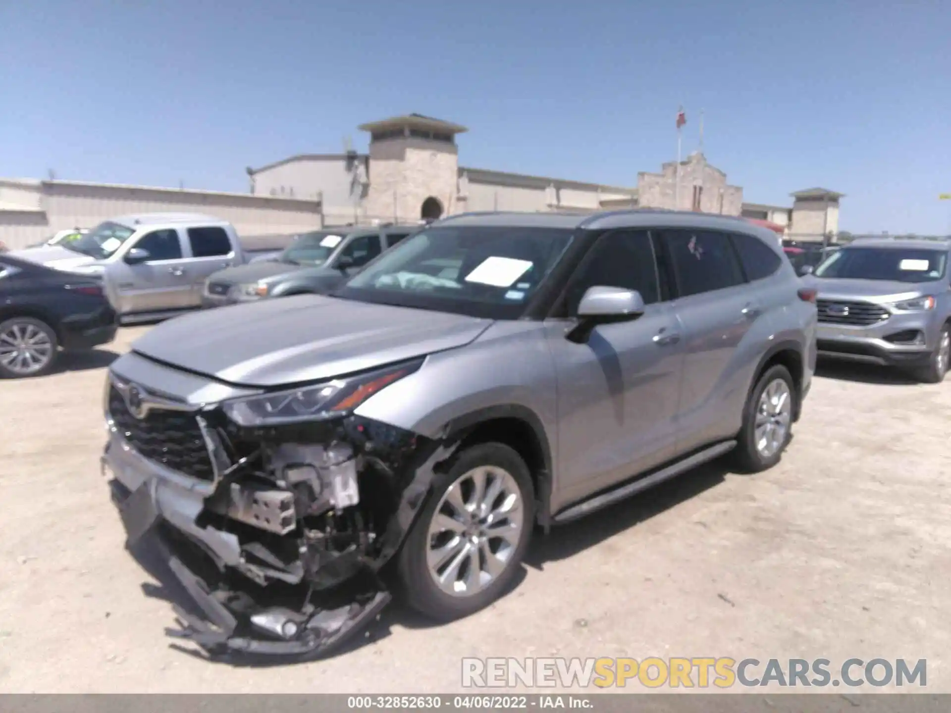 2 Photograph of a damaged car 5TDYZRAH4LS010128 TOYOTA HIGHLANDER 2020