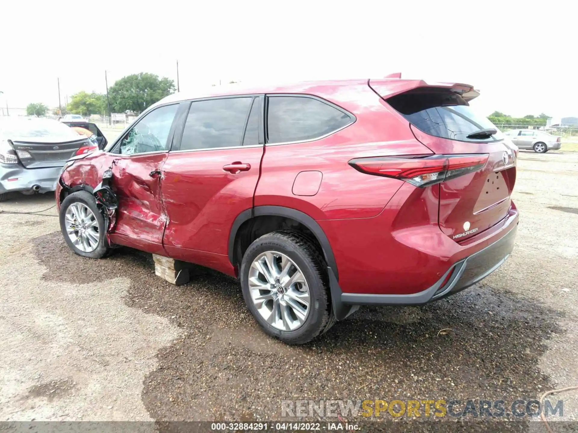 3 Photograph of a damaged car 5TDYZRAH4LS012333 TOYOTA HIGHLANDER 2020