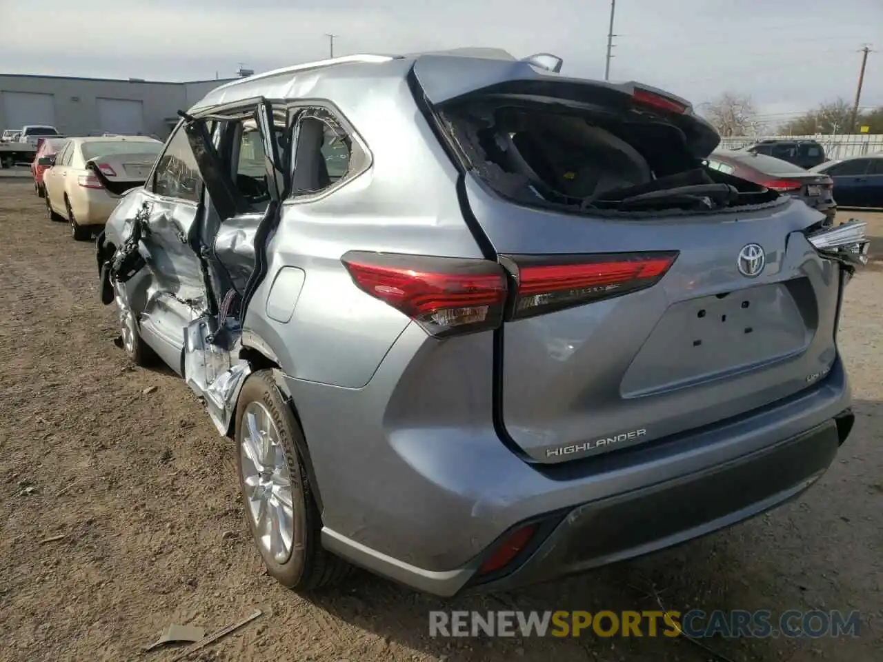 3 Photograph of a damaged car 5TDYZRAH6LS009272 TOYOTA HIGHLANDER 2020