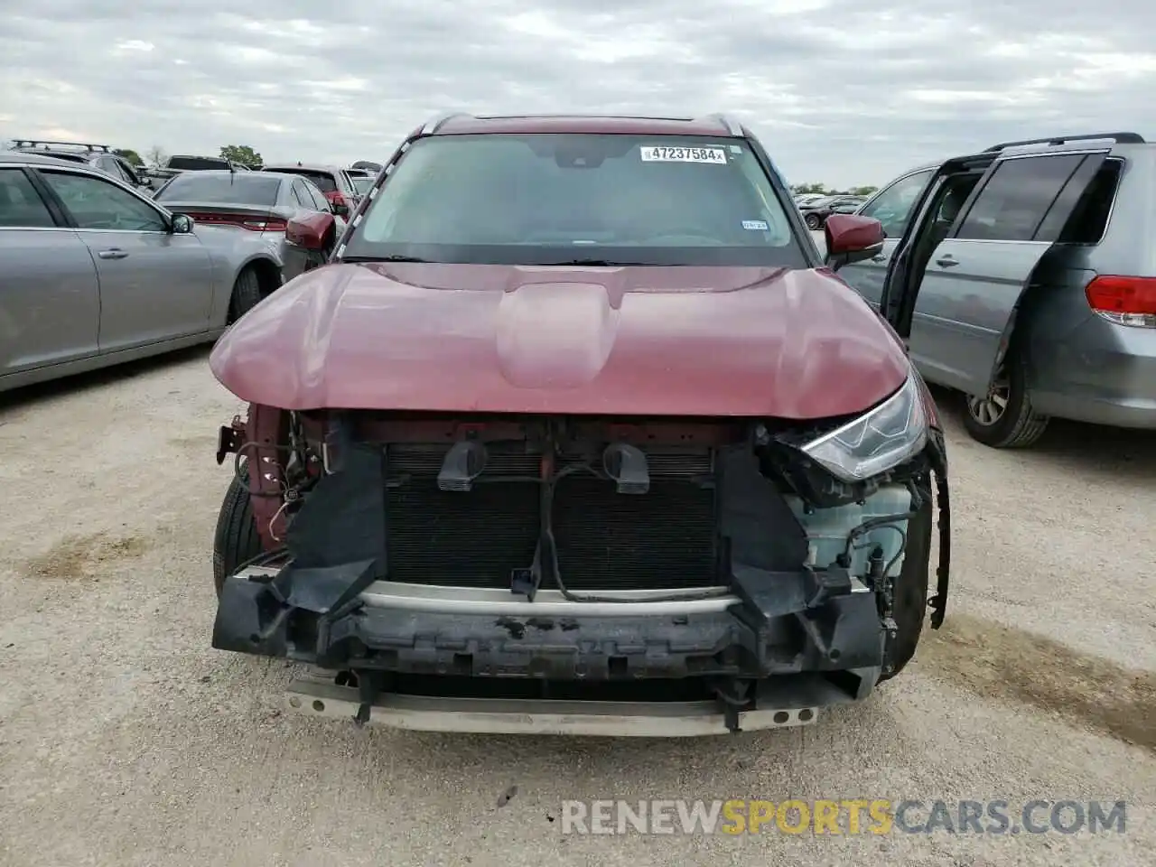 5 Photograph of a damaged car 5TDYZRAH7LS004226 TOYOTA HIGHLANDER 2020