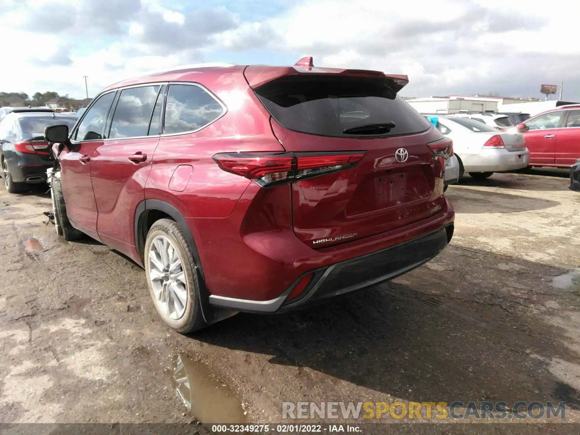 3 Photograph of a damaged car 5TDYZRAH8LS012710 TOYOTA HIGHLANDER 2020