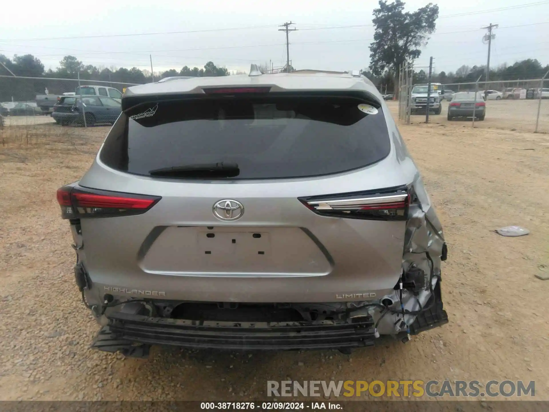 17 Photograph of a damaged car 5TDYZRAH8LS014540 TOYOTA HIGHLANDER 2020