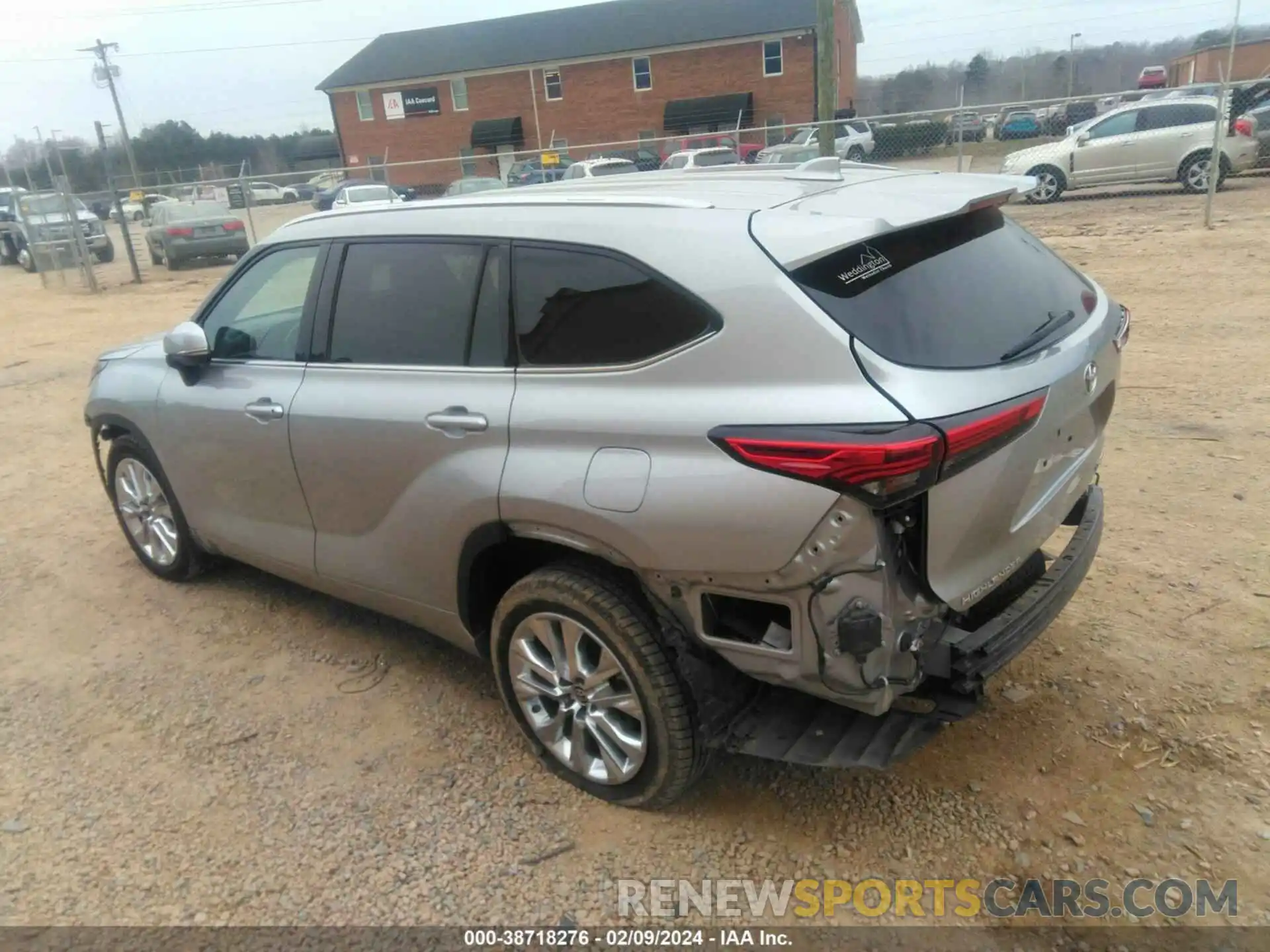 3 Photograph of a damaged car 5TDYZRAH8LS014540 TOYOTA HIGHLANDER 2020